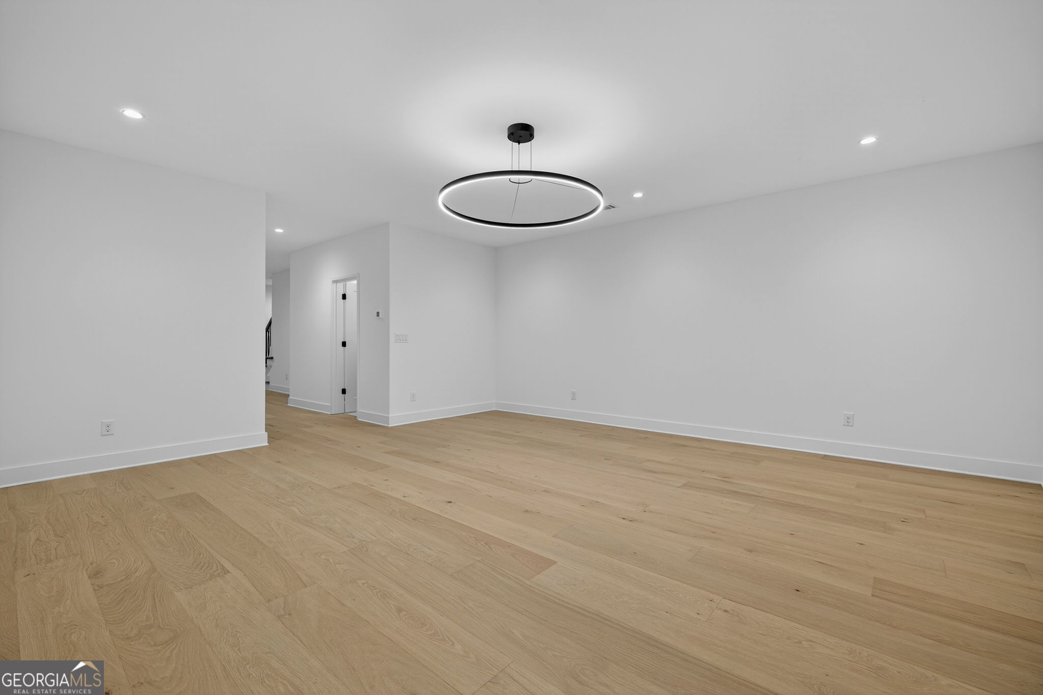 991 Courtenay Drive NE