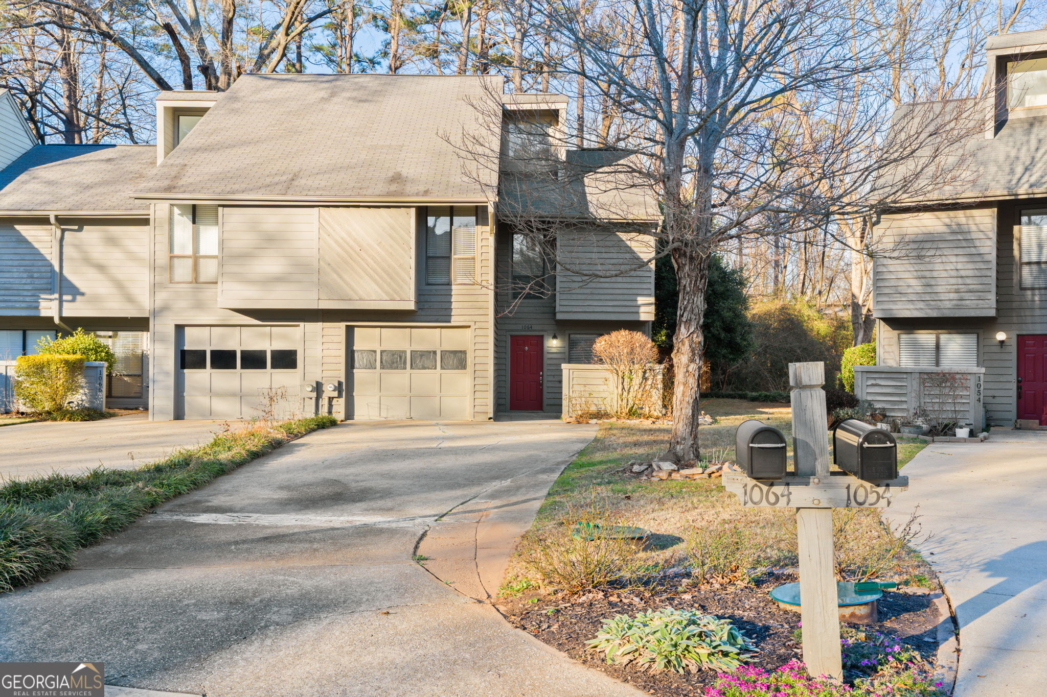 1064 Creatwood Circle SW