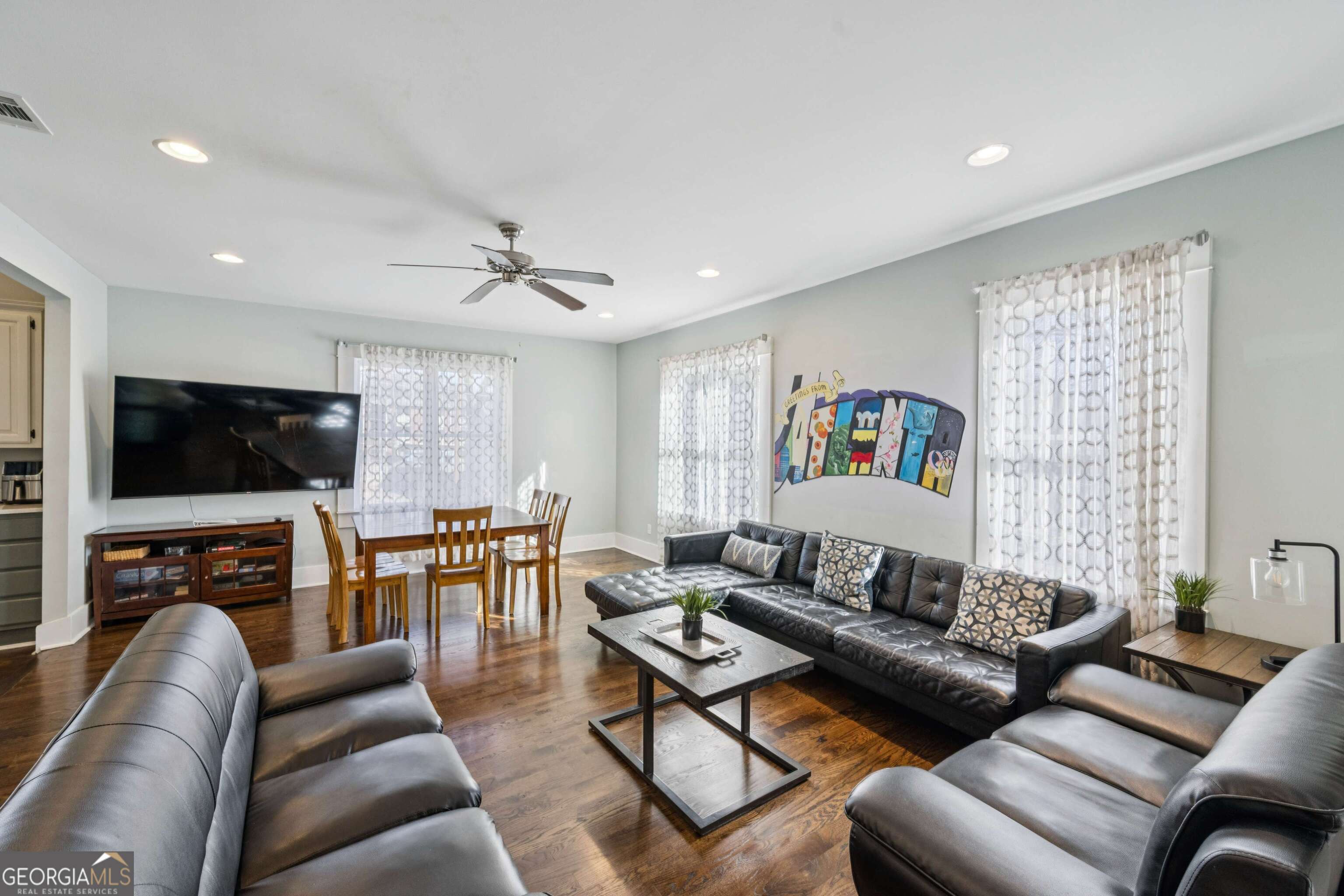 528 Holderness Street SW