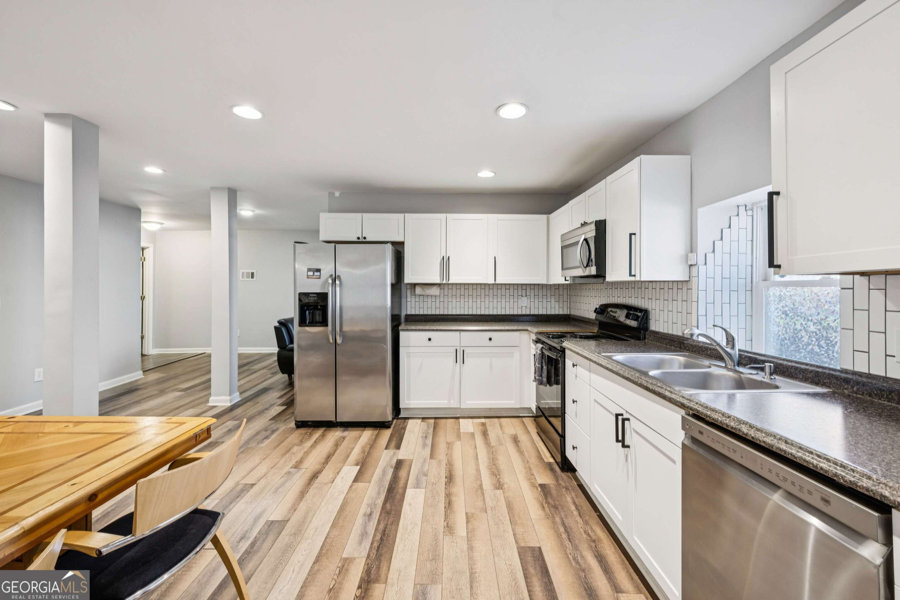 528 Holderness Street SW