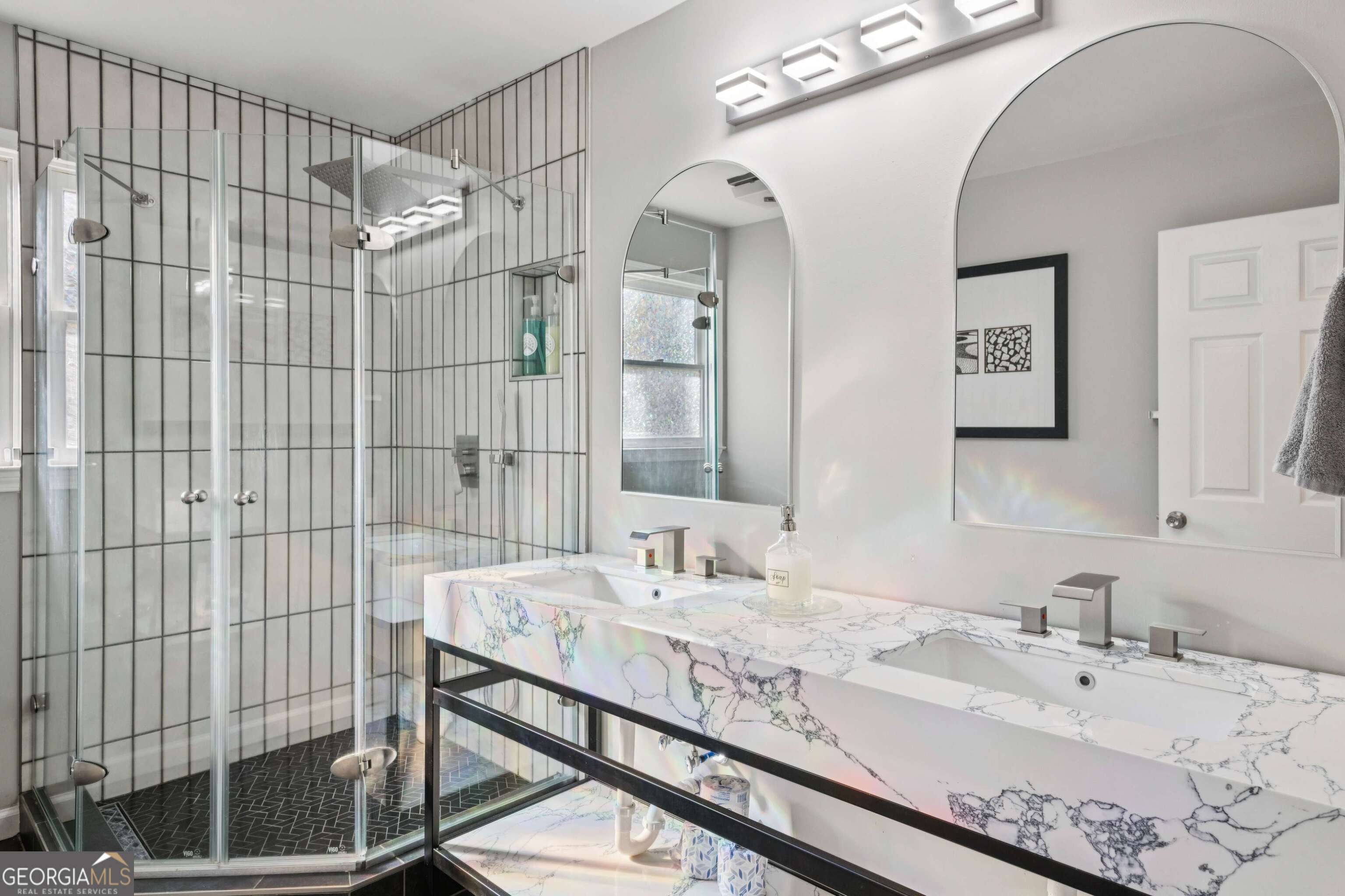 528 Holderness Street SW