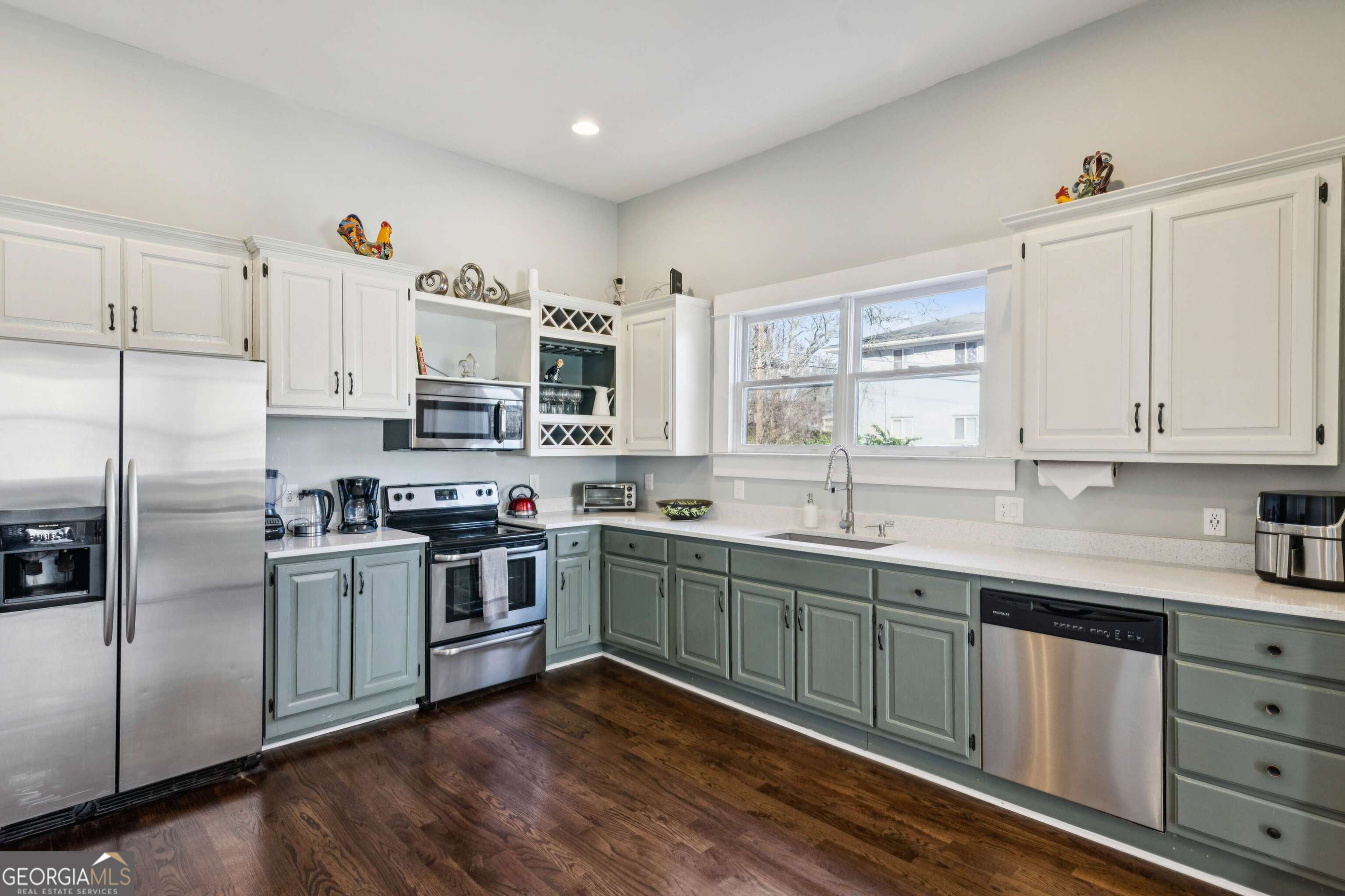 528 Holderness Street SW