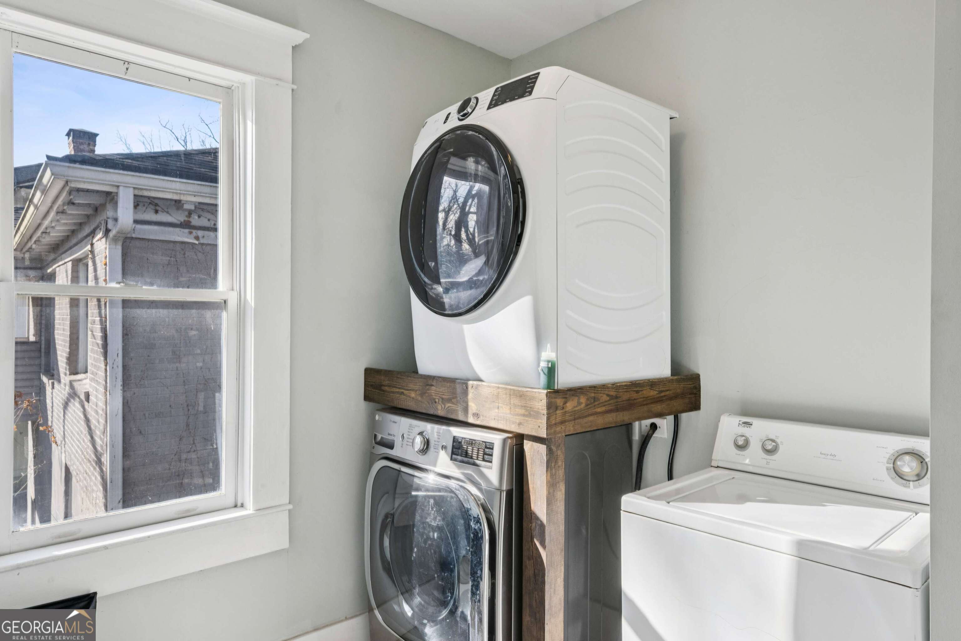 528 Holderness Street SW