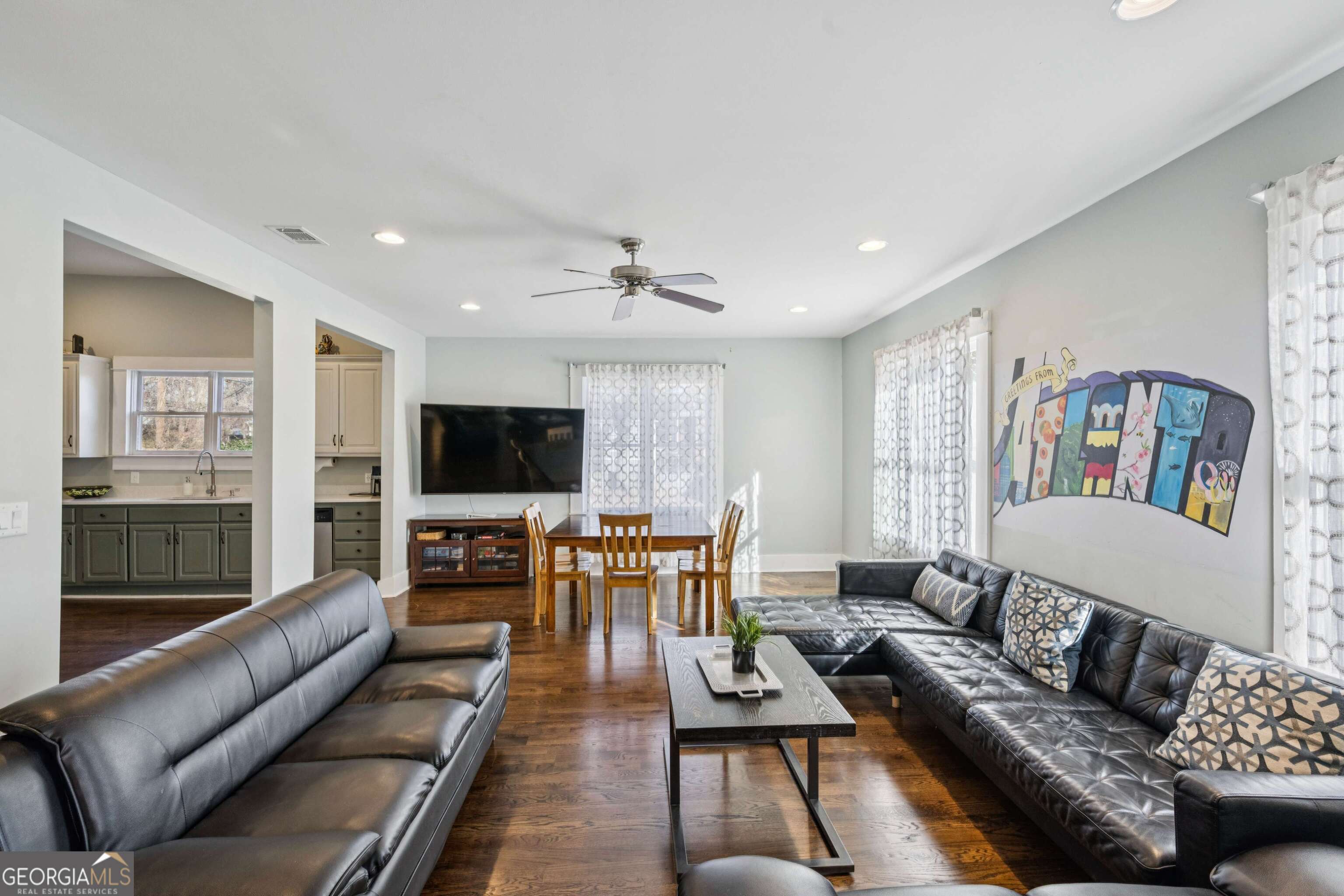 528 Holderness Street SW