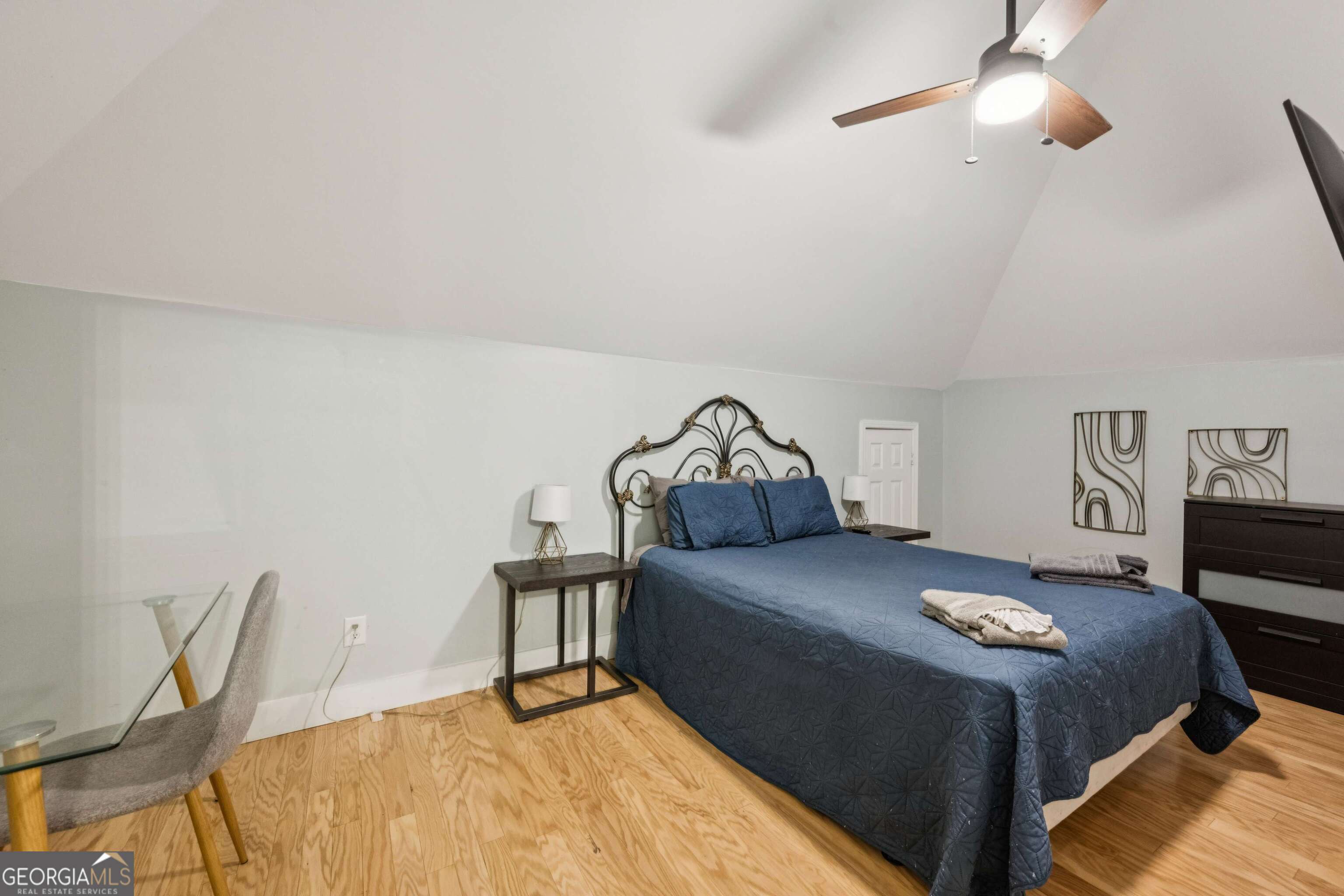 528 Holderness Street SW