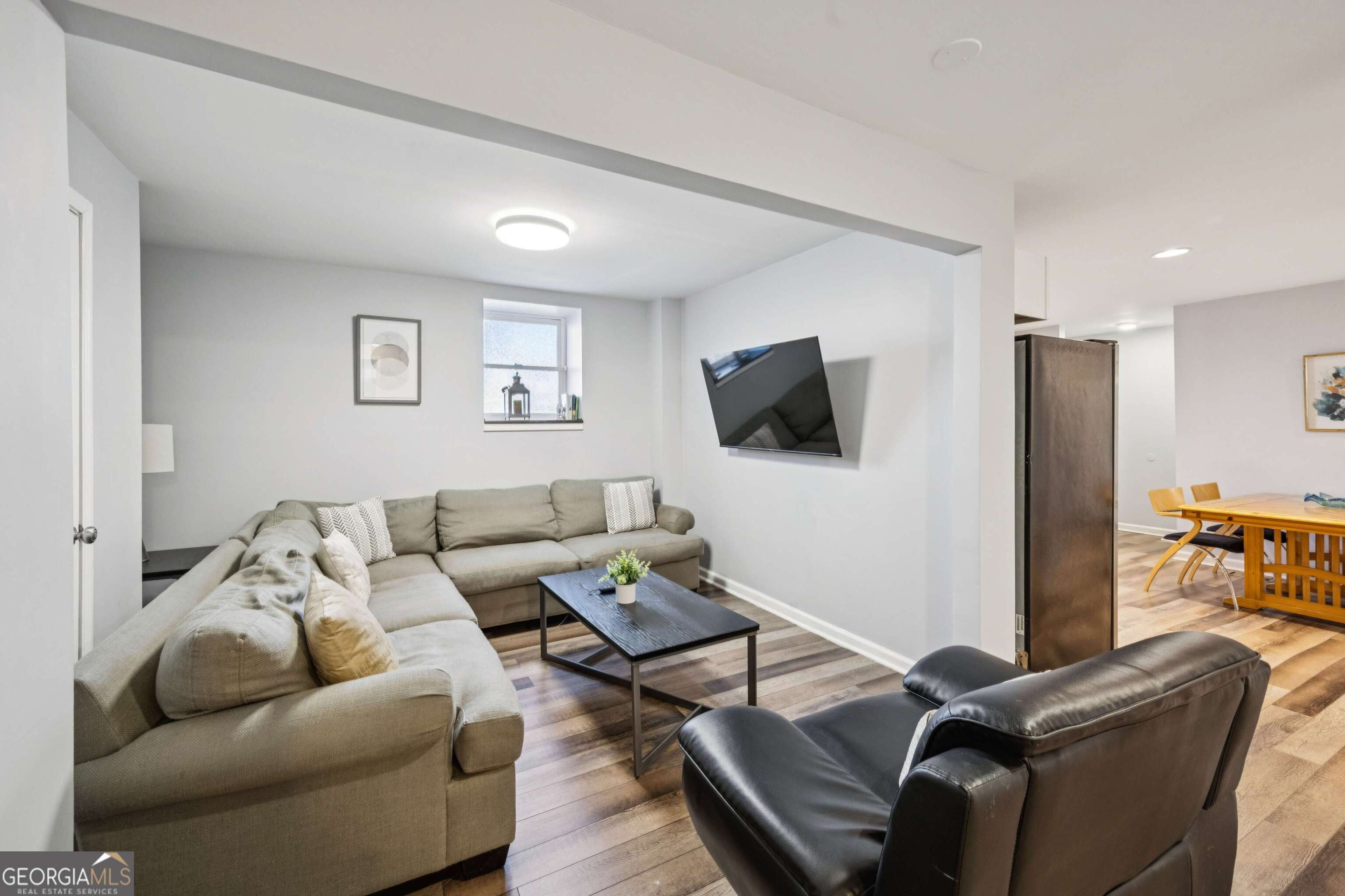 528 Holderness Street SW