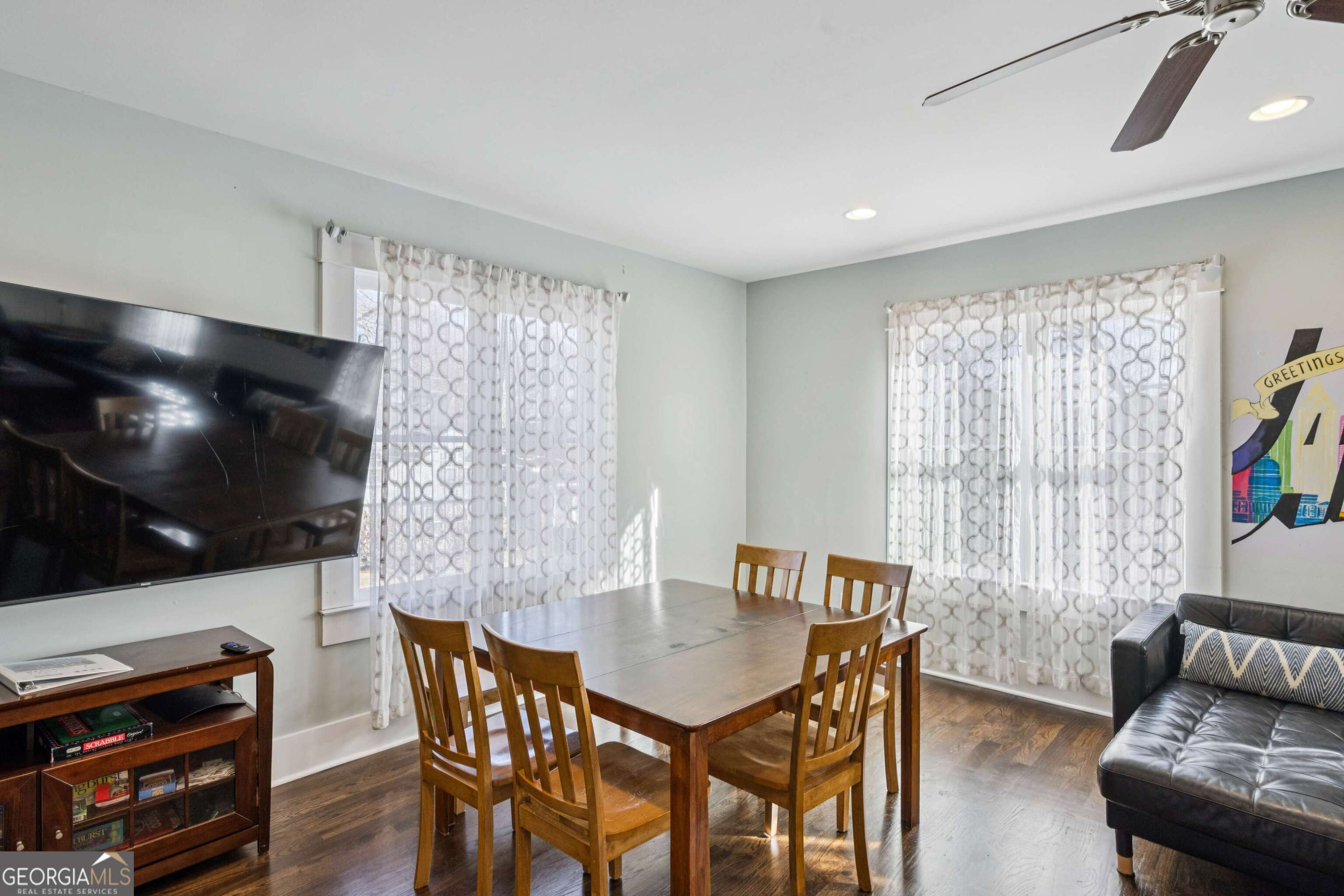 528 Holderness Street SW