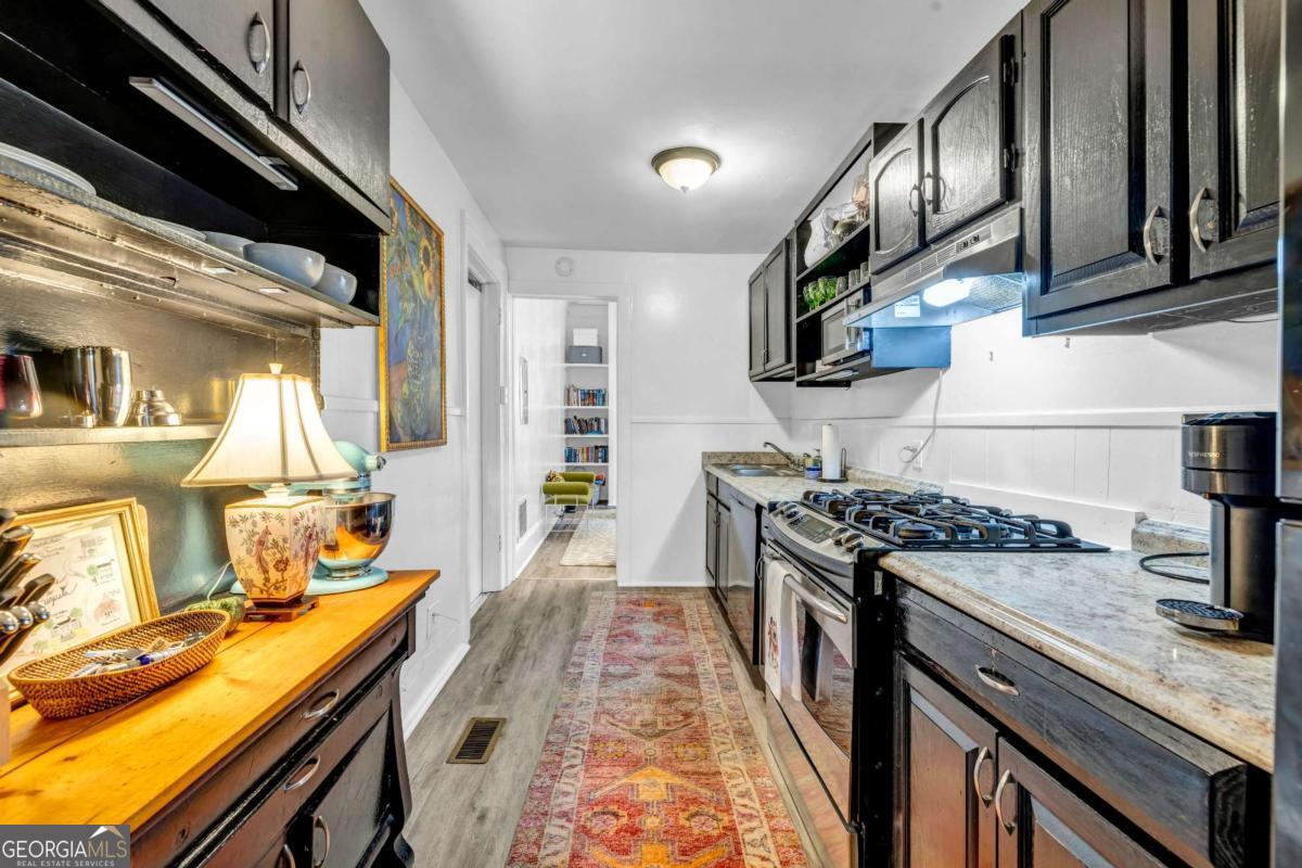 800 MYRTLE Street NE