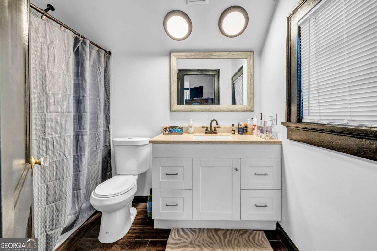 800 MYRTLE Street NE