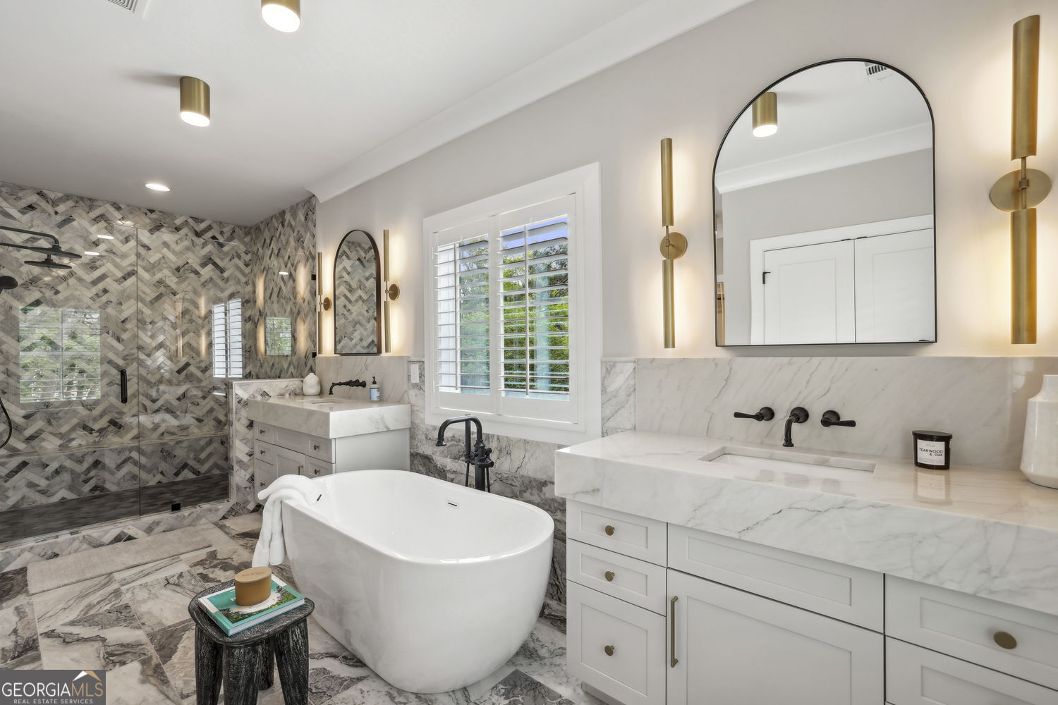 2591 Apple Valley Road NE