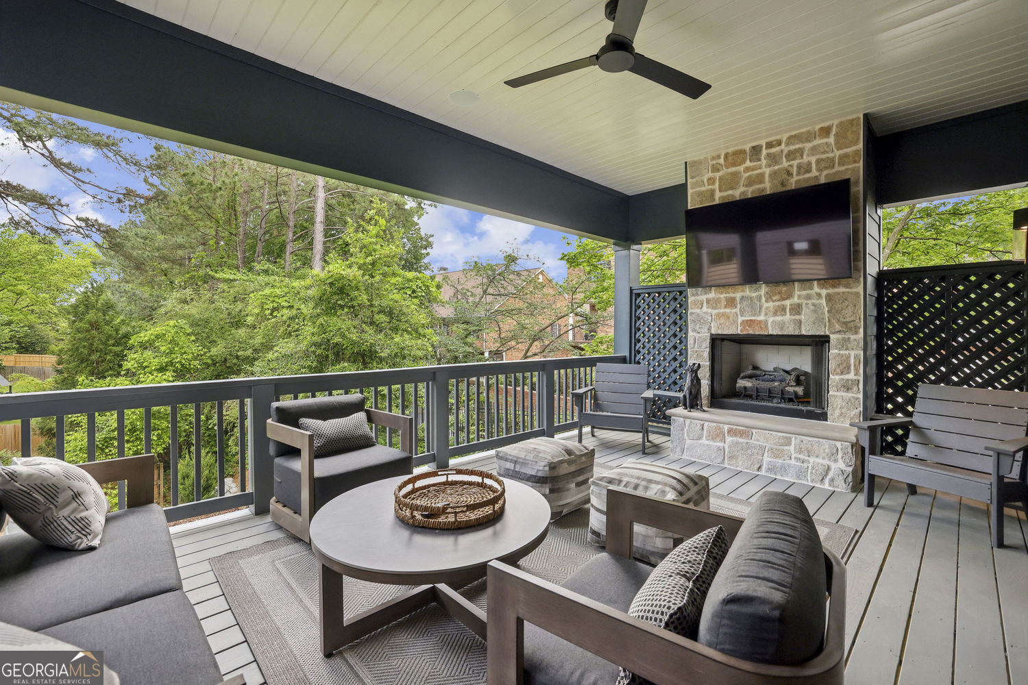 2591 Apple Valley Road NE