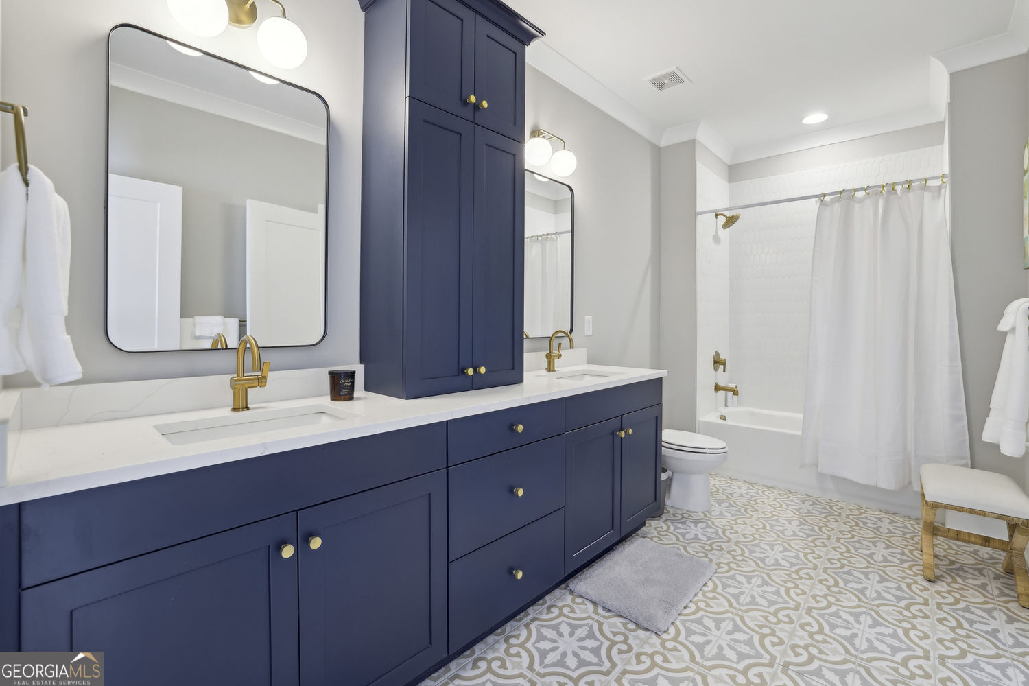 2591 Apple Valley Road NE