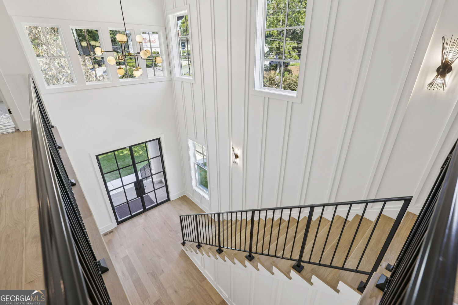 2595 Apple Valley Road NE