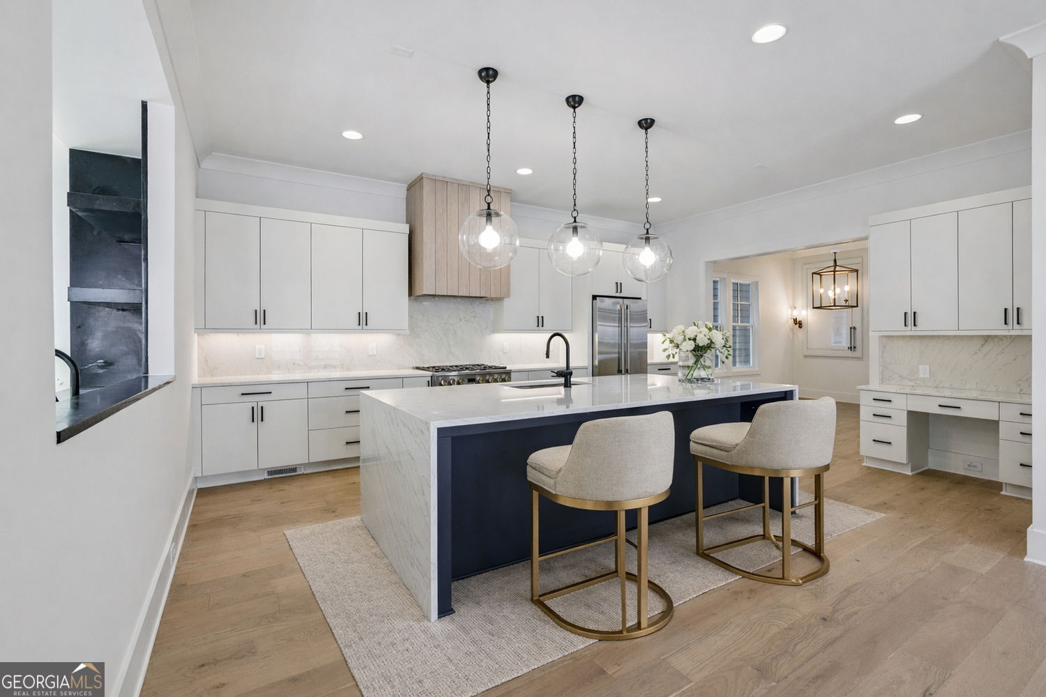 2595 Apple Valley Road NE