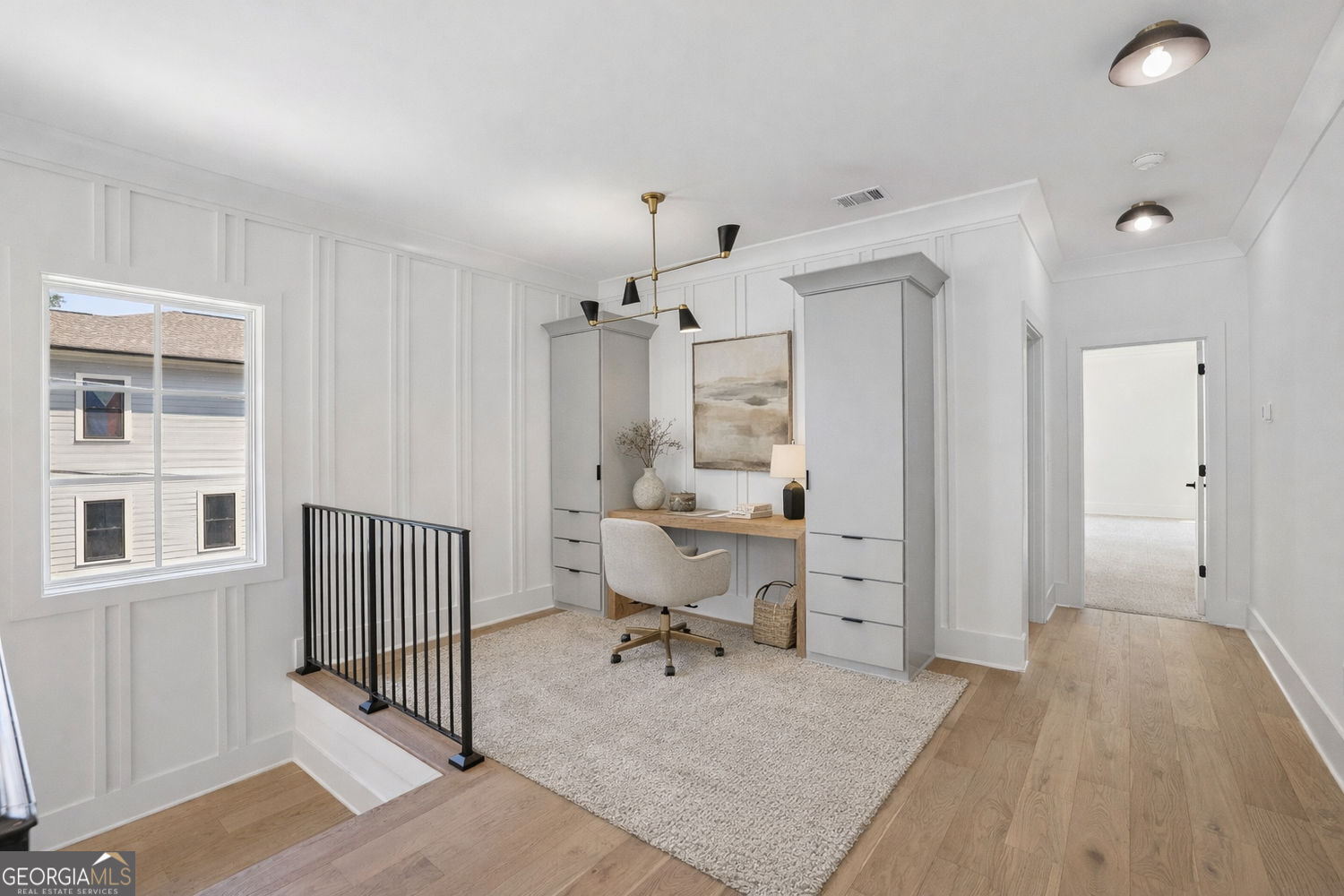 2595 Apple Valley Road NE