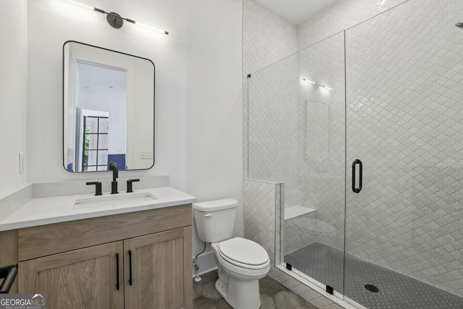 2595 Apple Valley Road NE