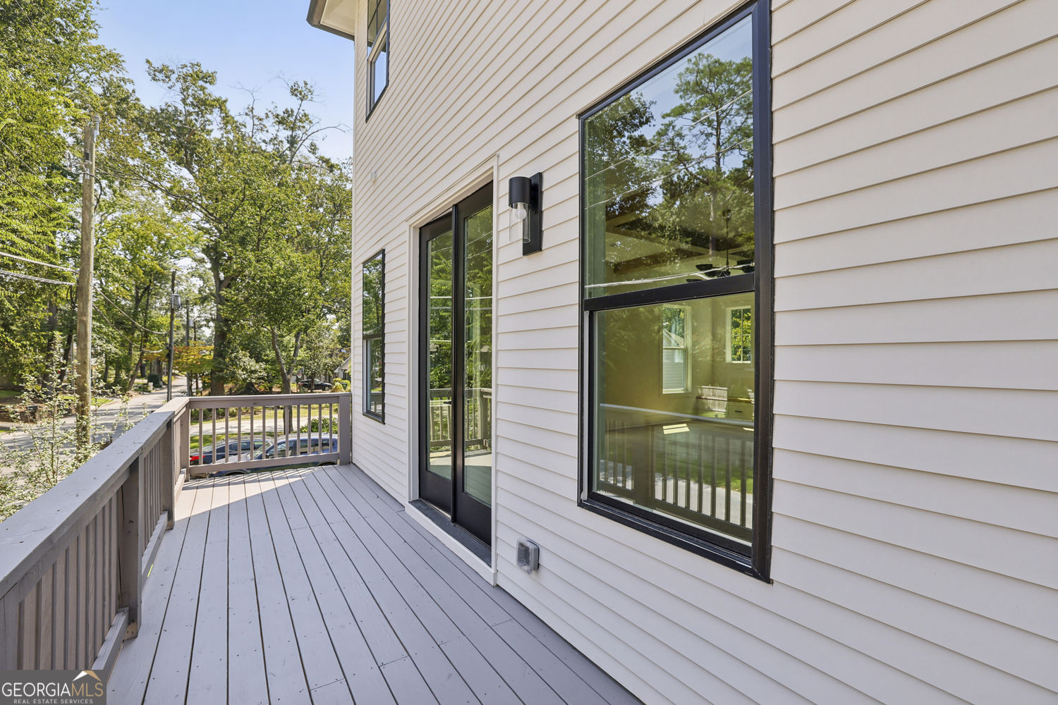 2595 Apple Valley Road NE