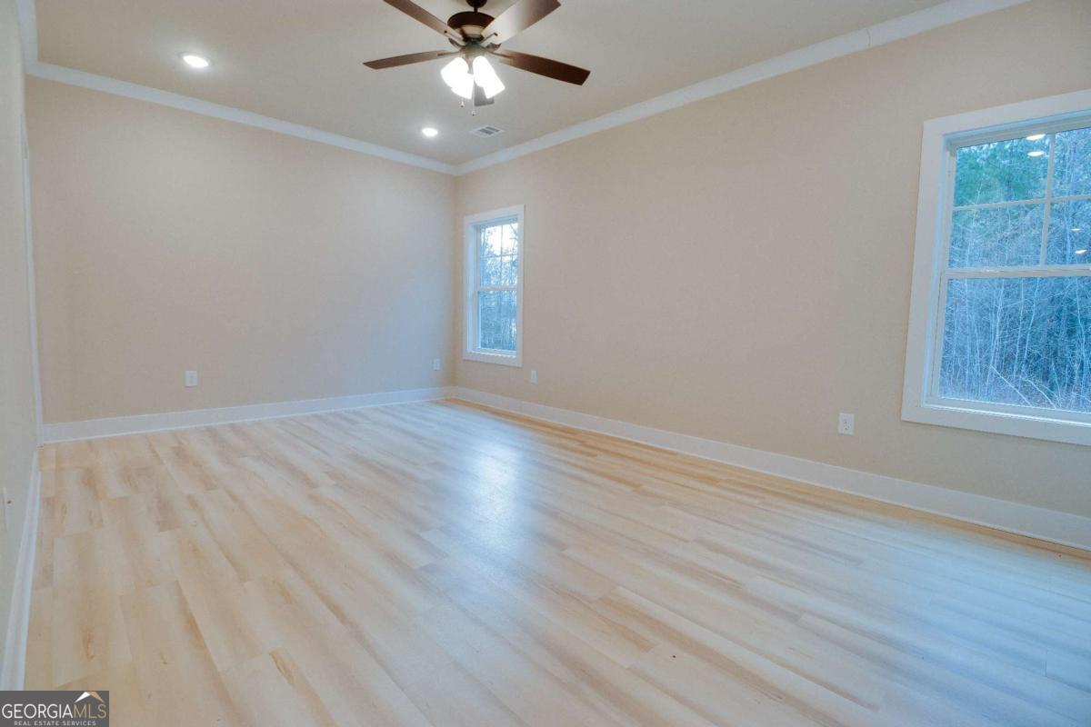 1021 Pointe S