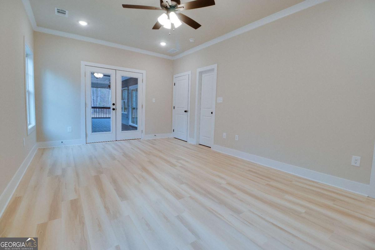 1021 Pointe S