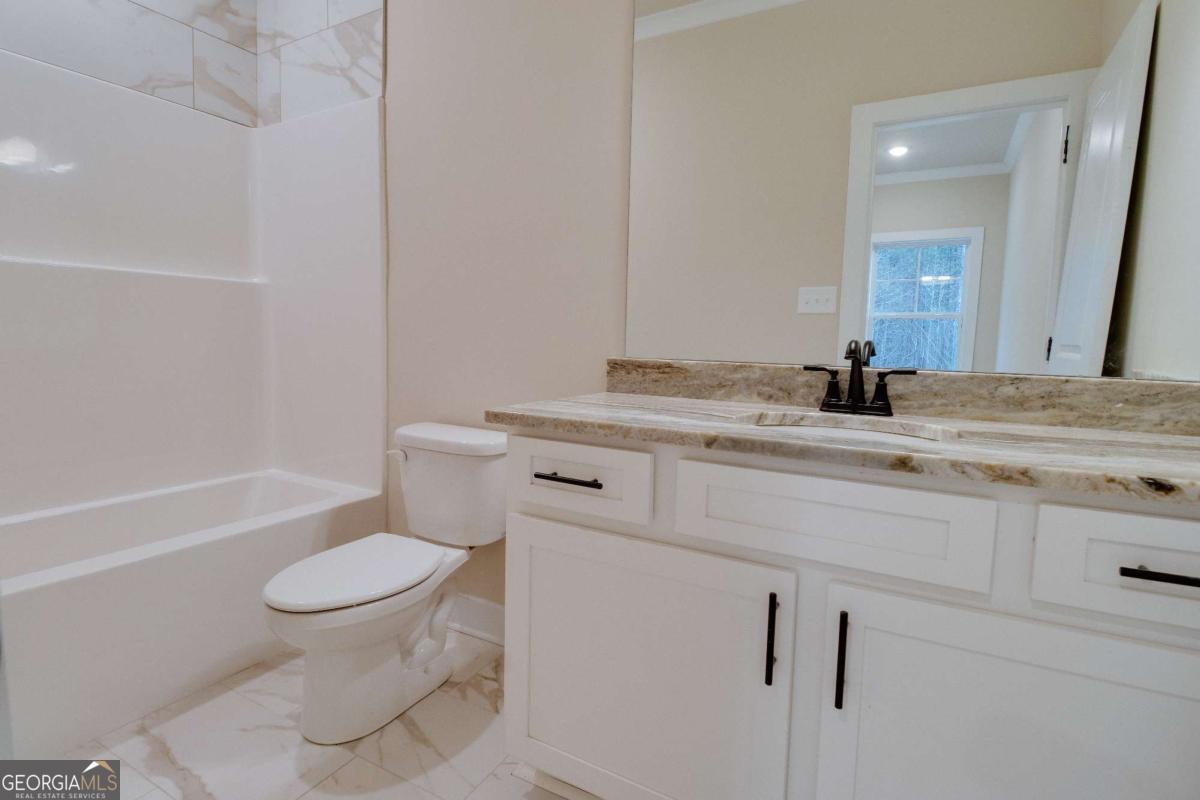 1021 Pointe S