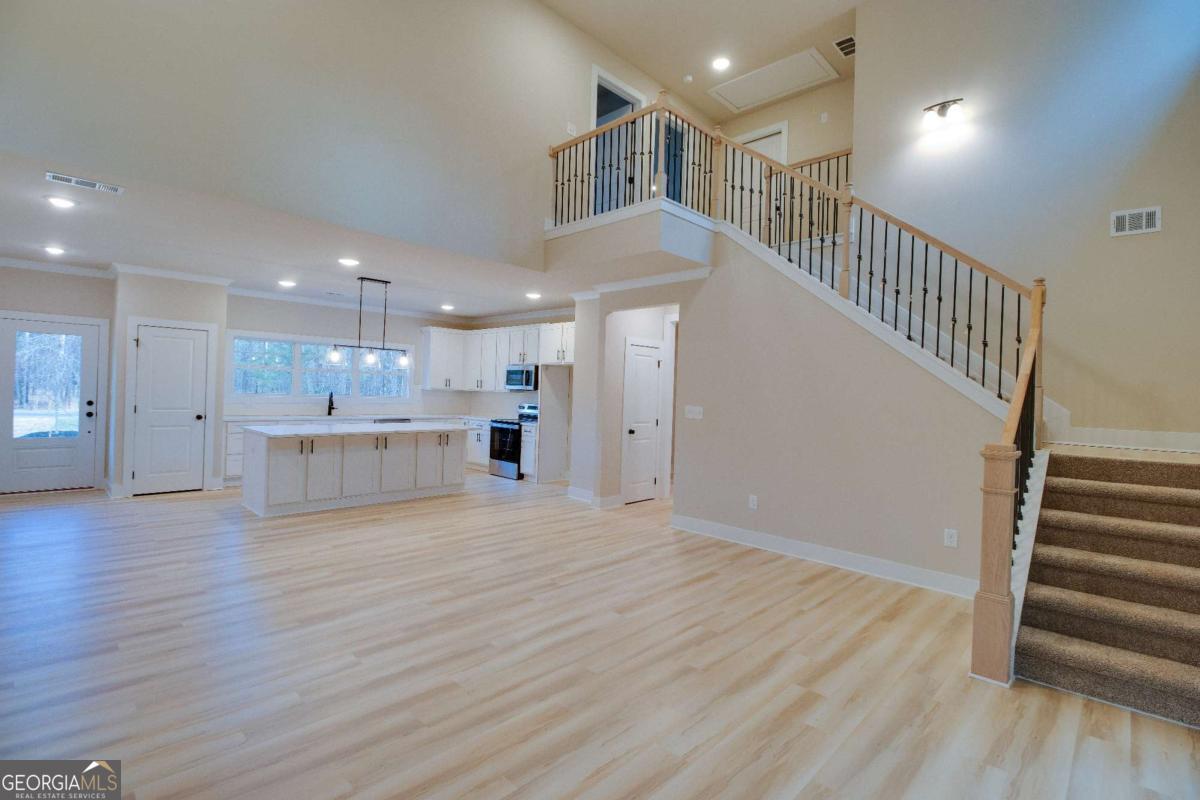 1021 Pointe S