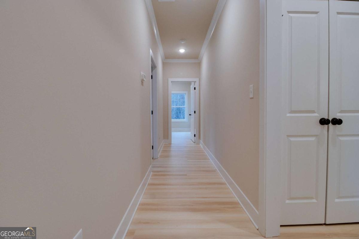 1021 Pointe S