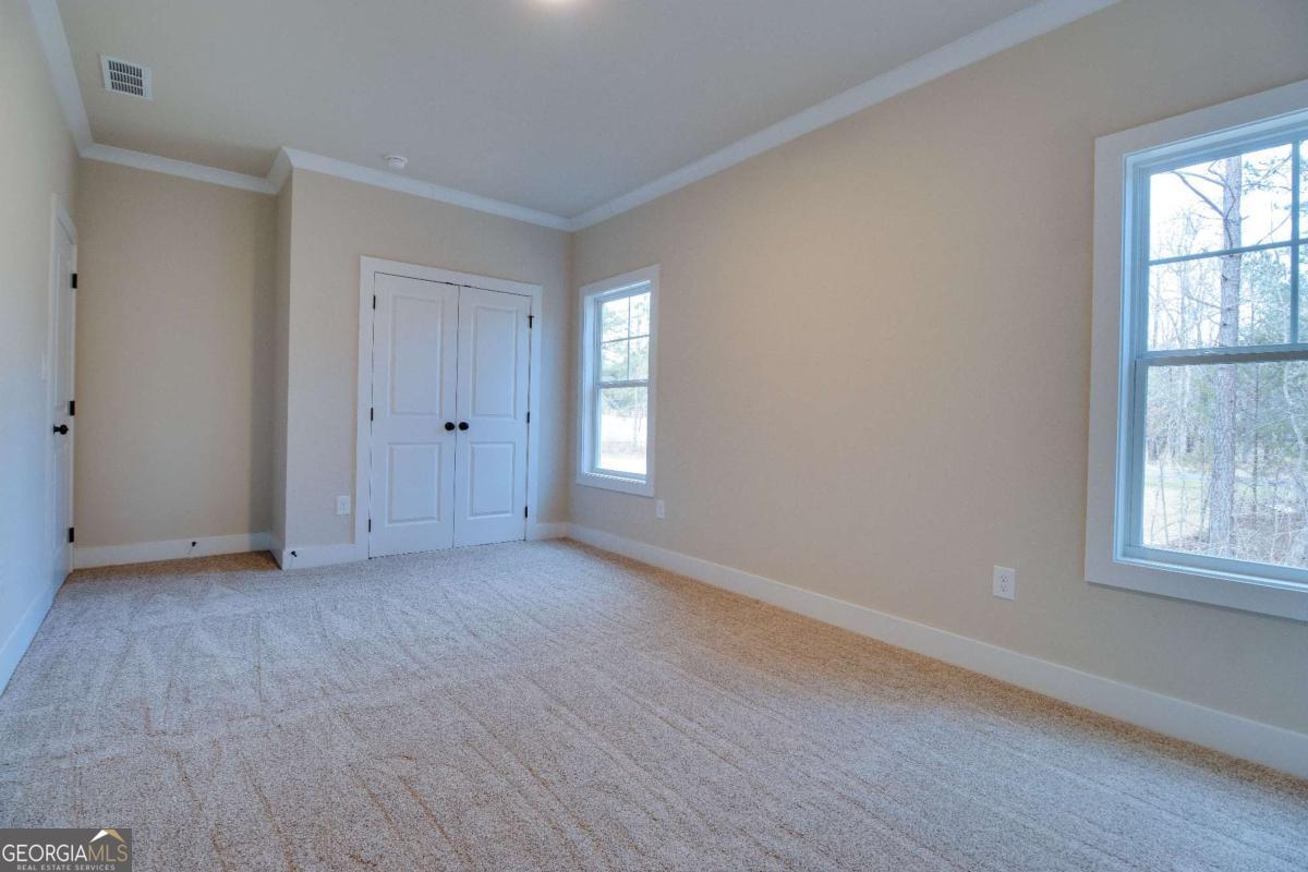 1021 Pointe S