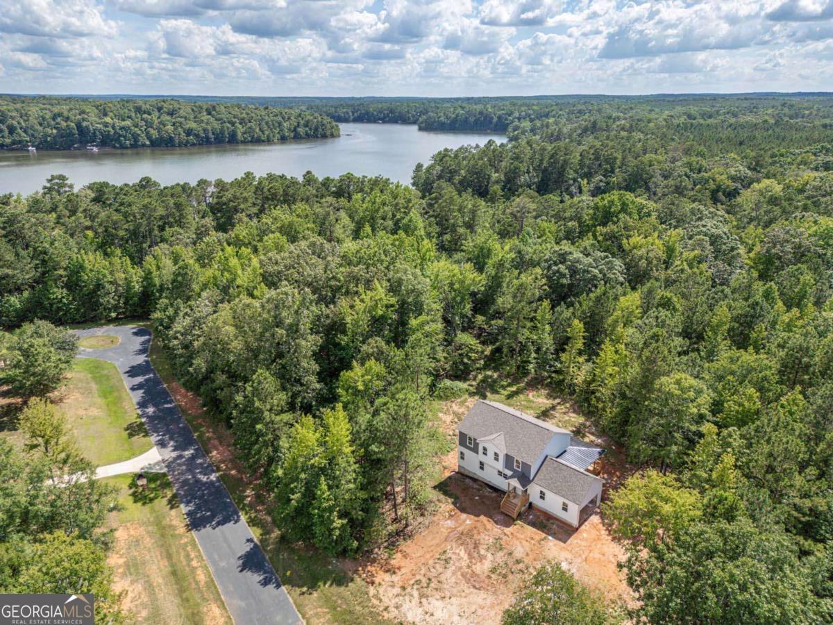 1021 Pointe S