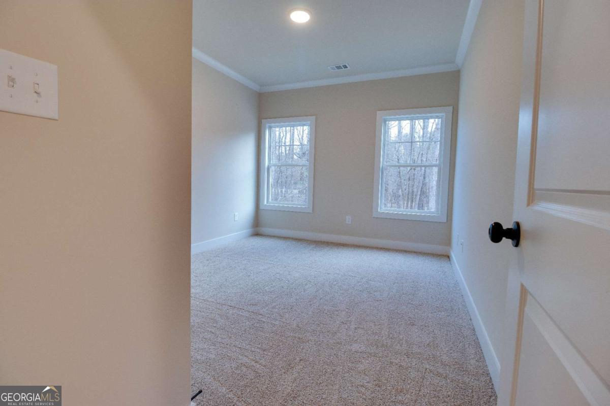 1021 Pointe S