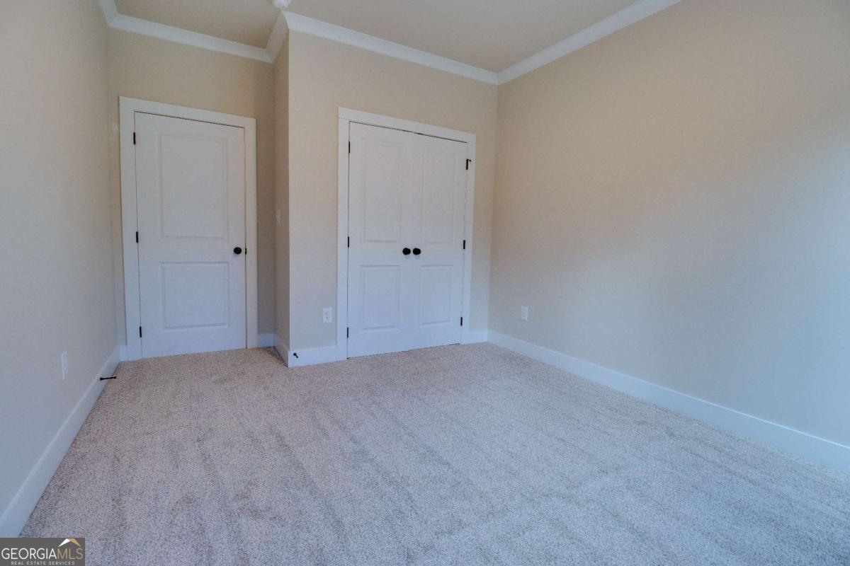 1021 Pointe S