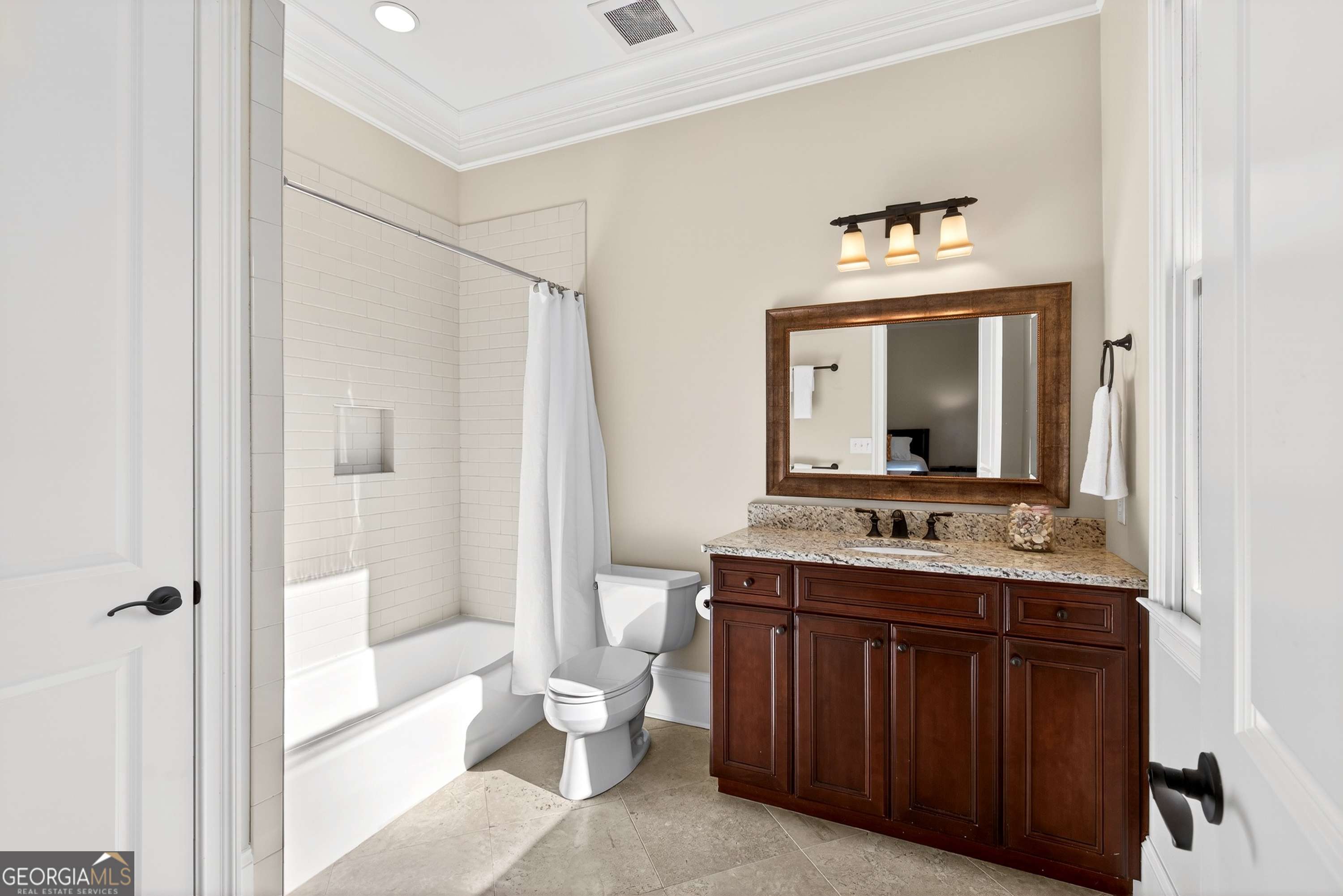 1986 Continental Drive NE