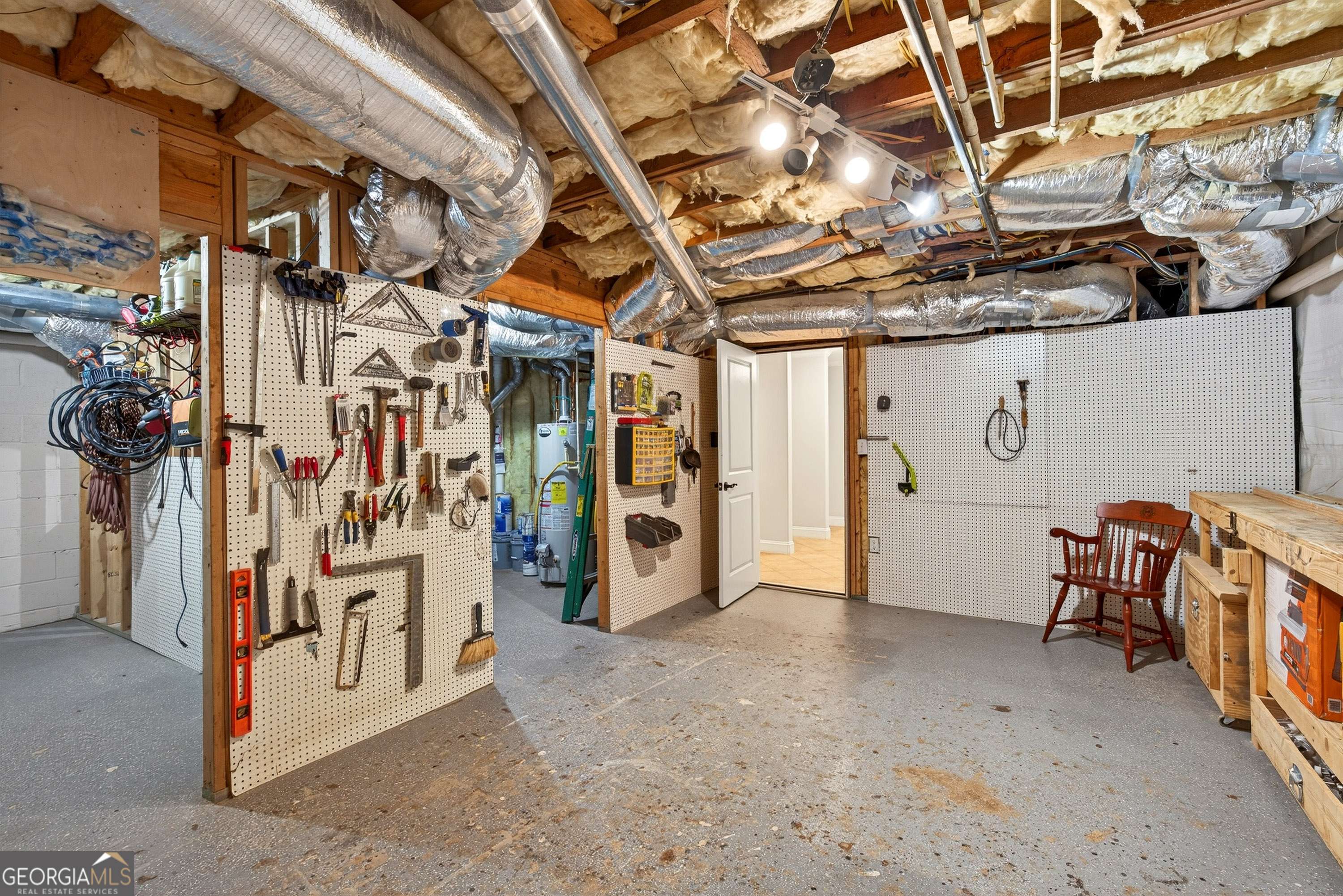 1986 Continental Drive NE