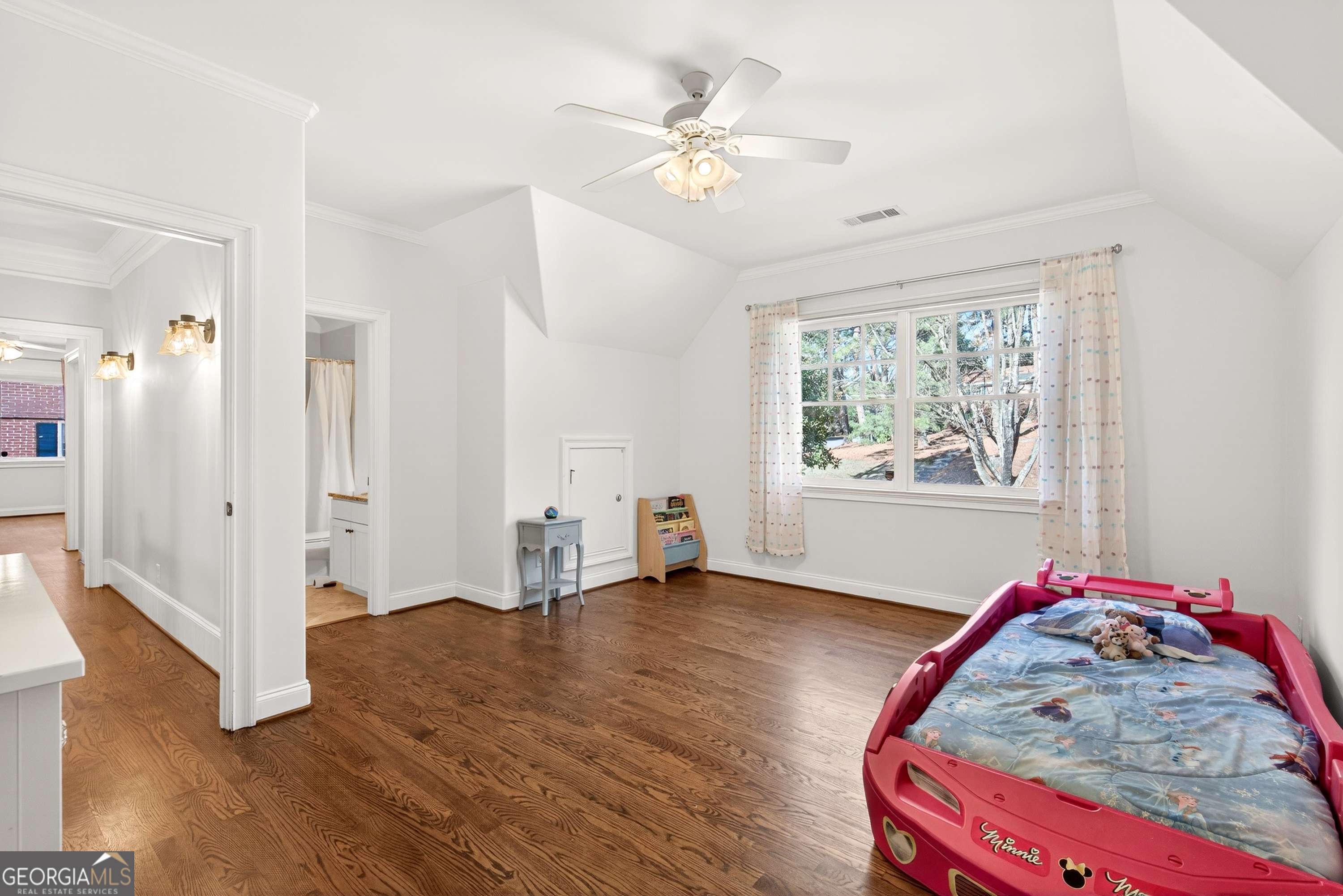 1986 Continental Drive NE