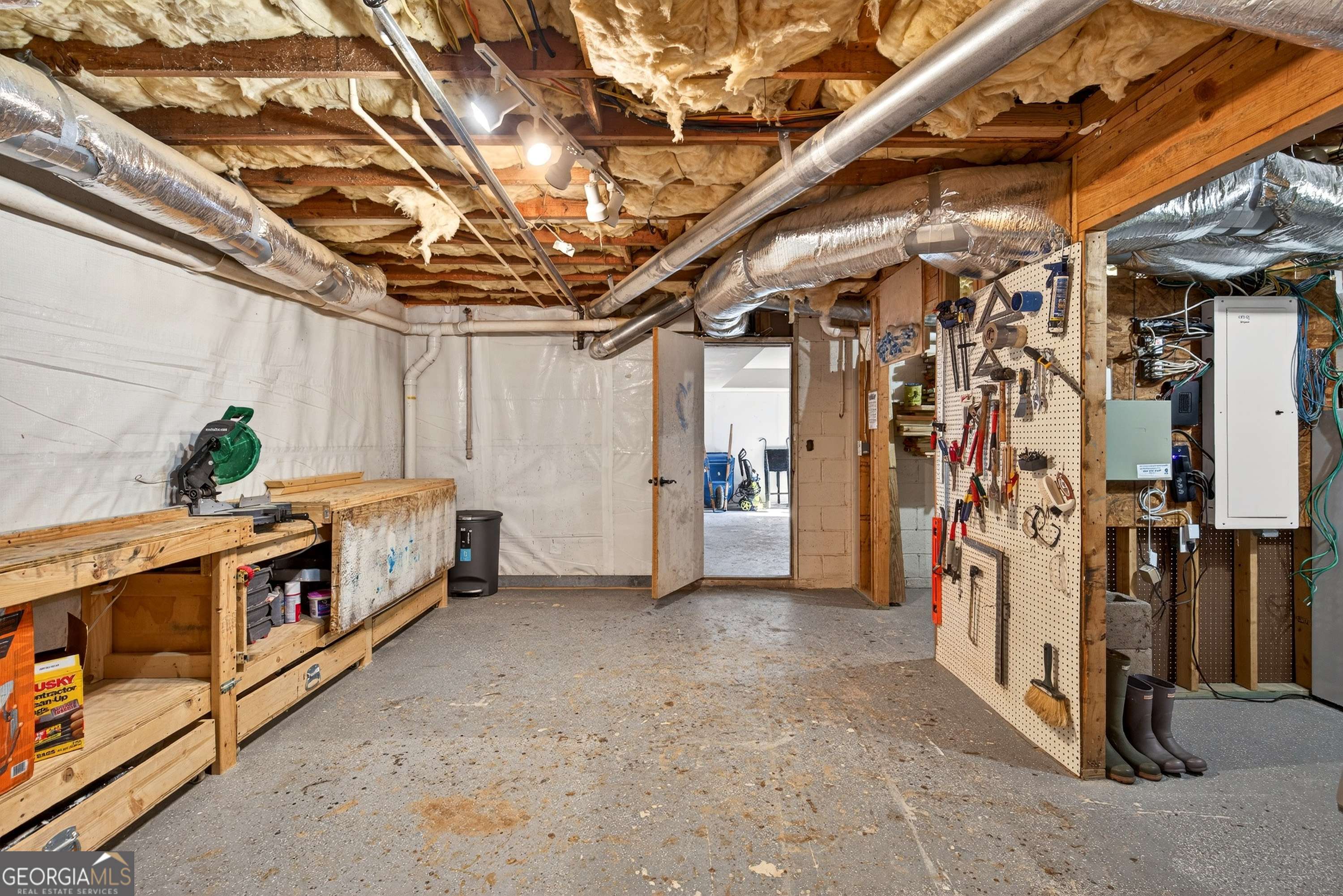 1986 Continental Drive NE