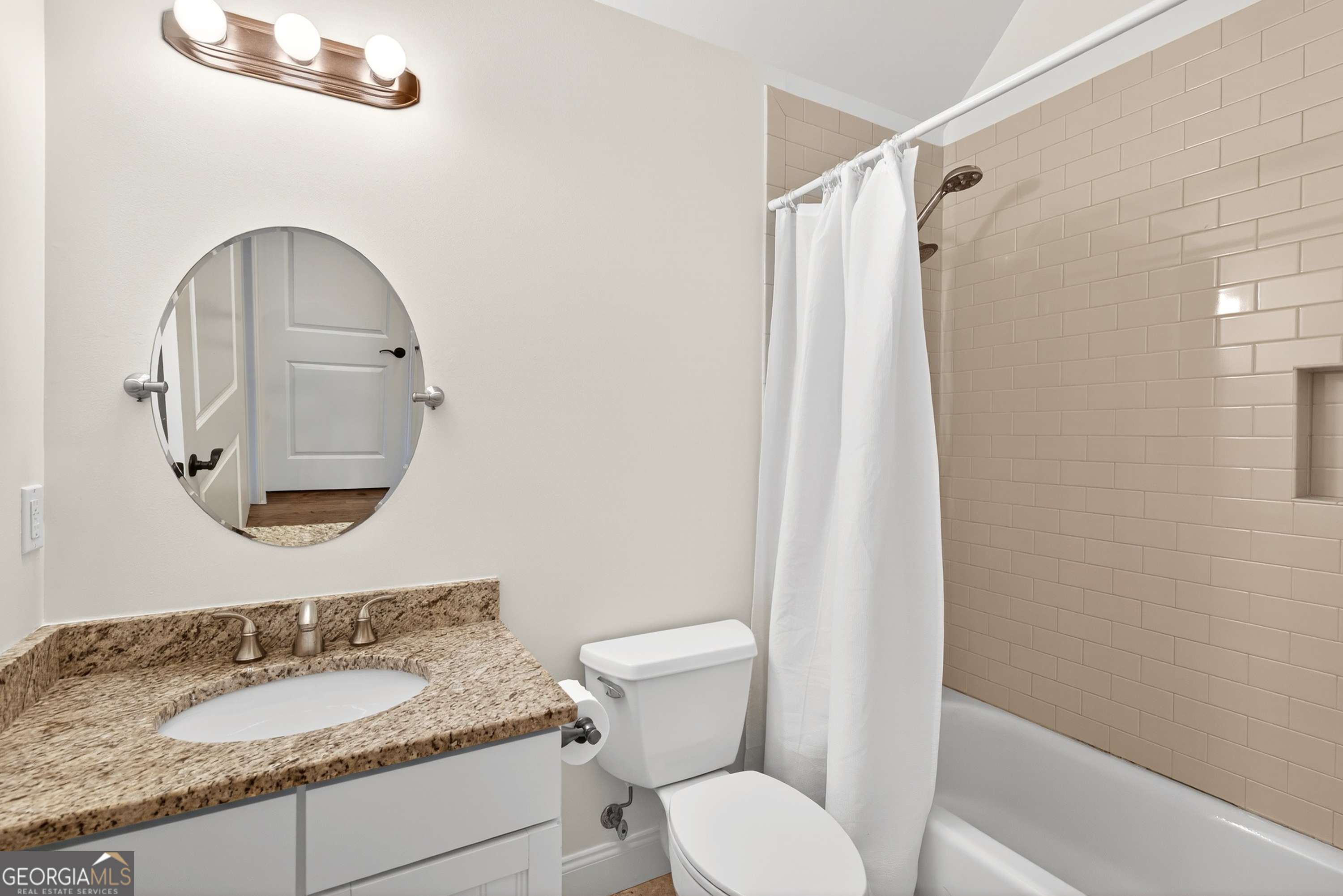 1986 Continental Drive NE