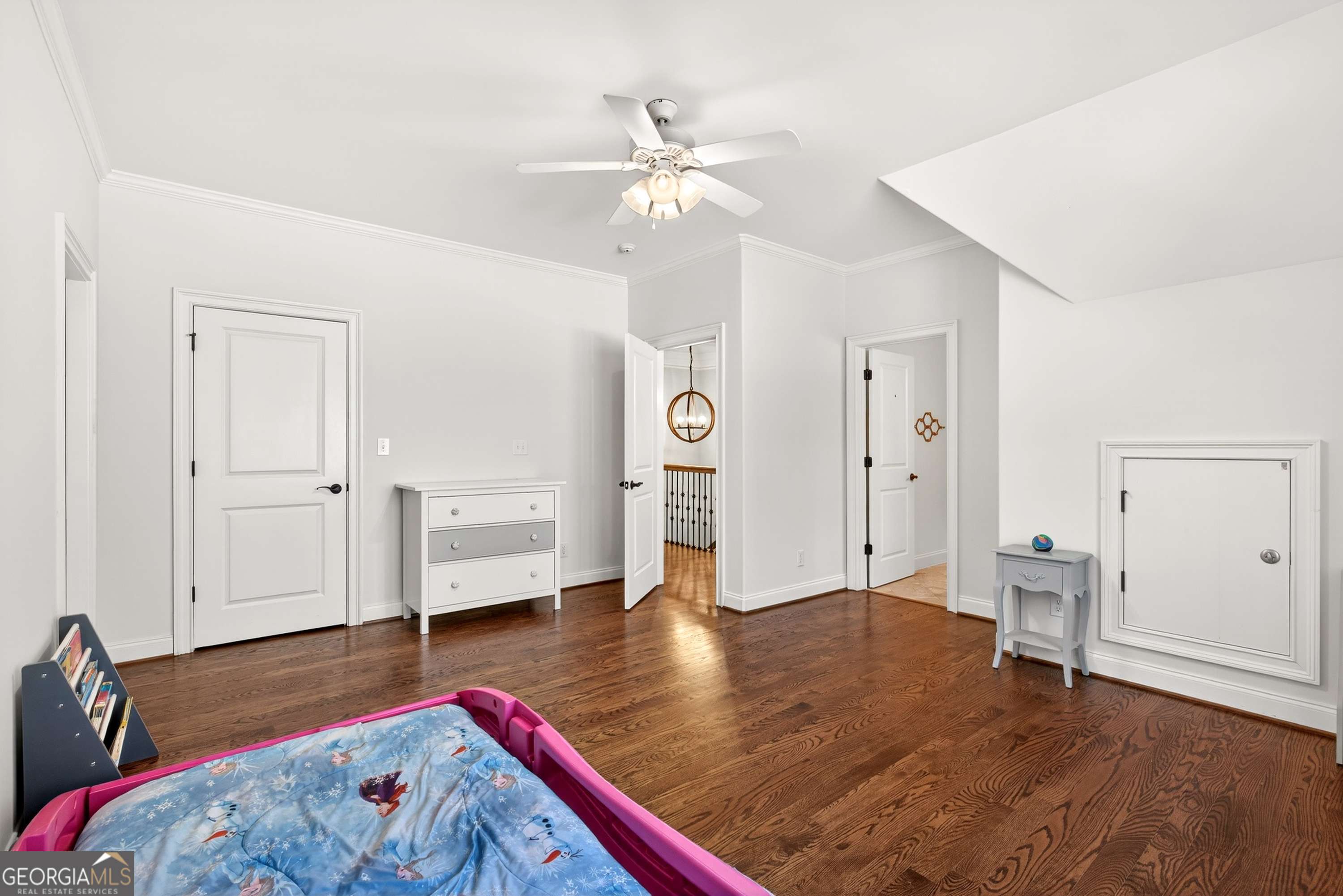 1986 Continental Drive NE