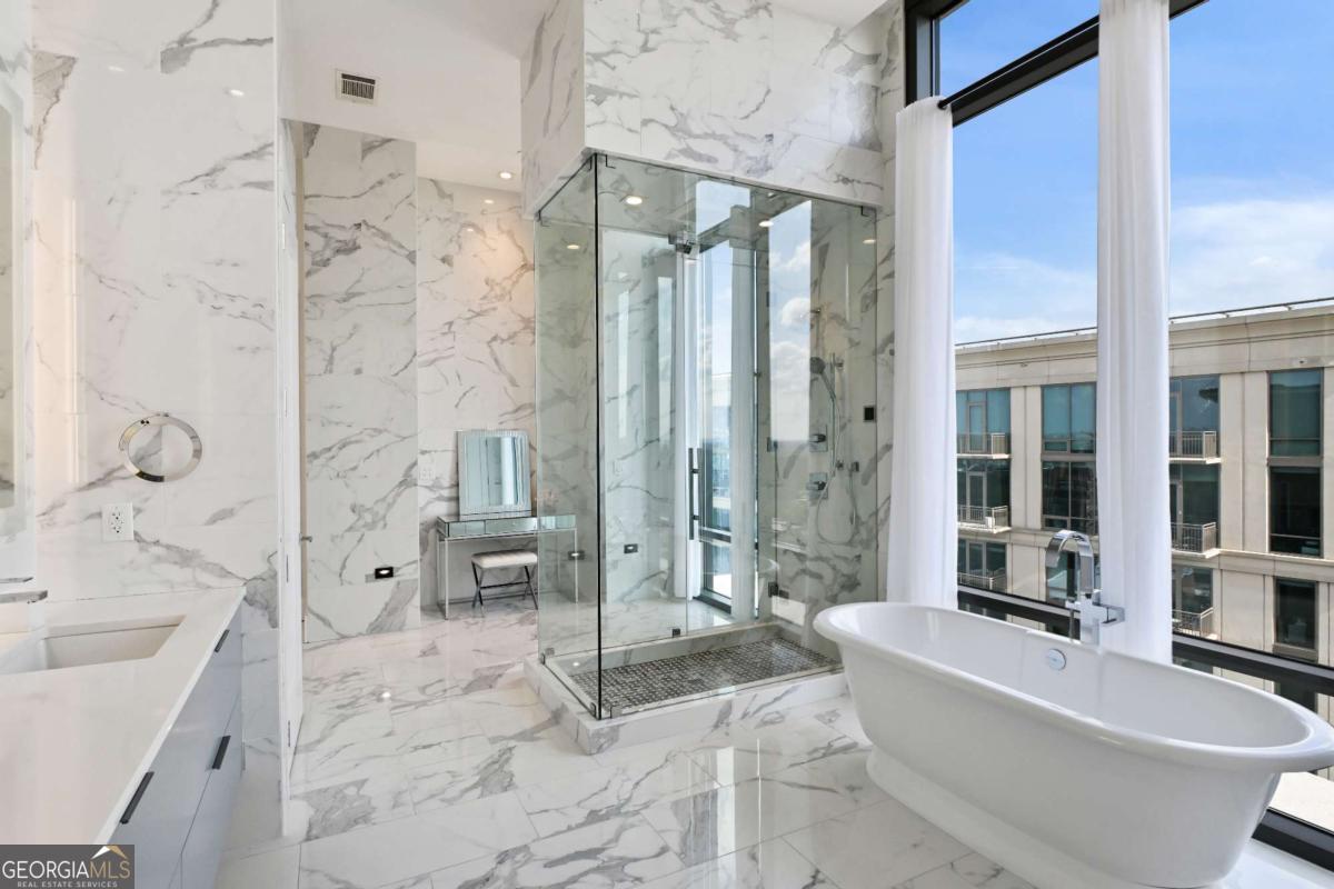 3107 Peachtree Road NE Unit: PH2003