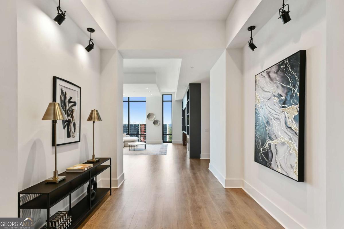 3107 Peachtree Road NE Unit: PH2003