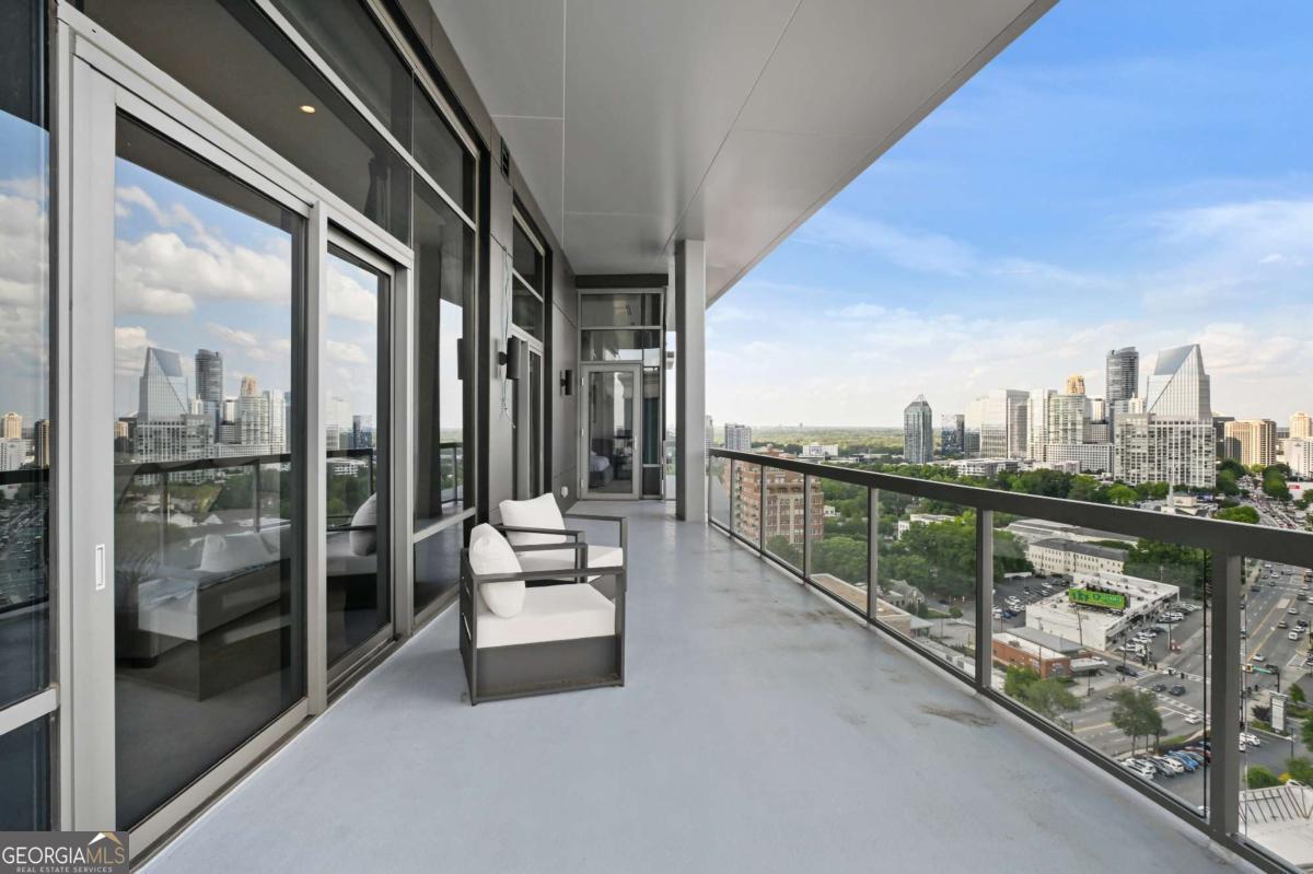 3107 Peachtree Road NE Unit: PH2003