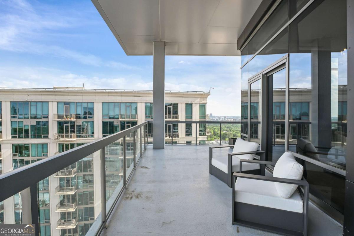 3107 Peachtree Road NE Unit: PH2003