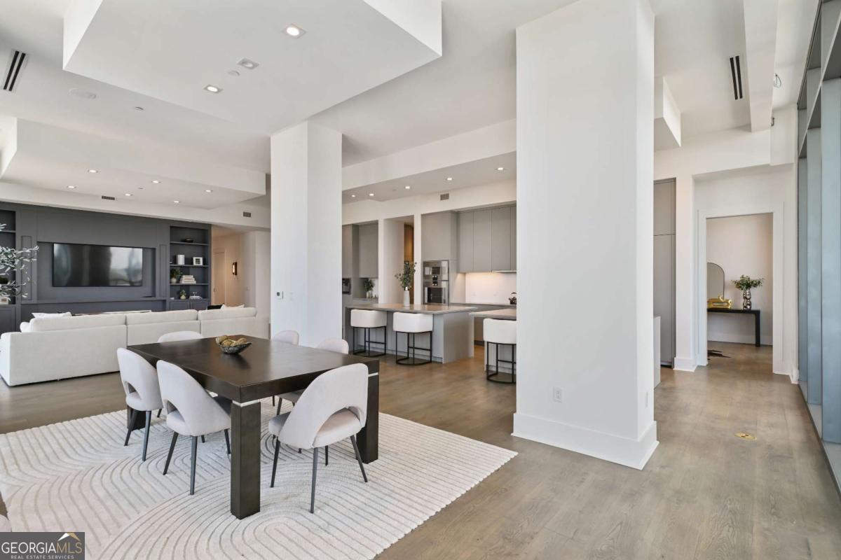 3107 Peachtree Road NE Unit: PH2003