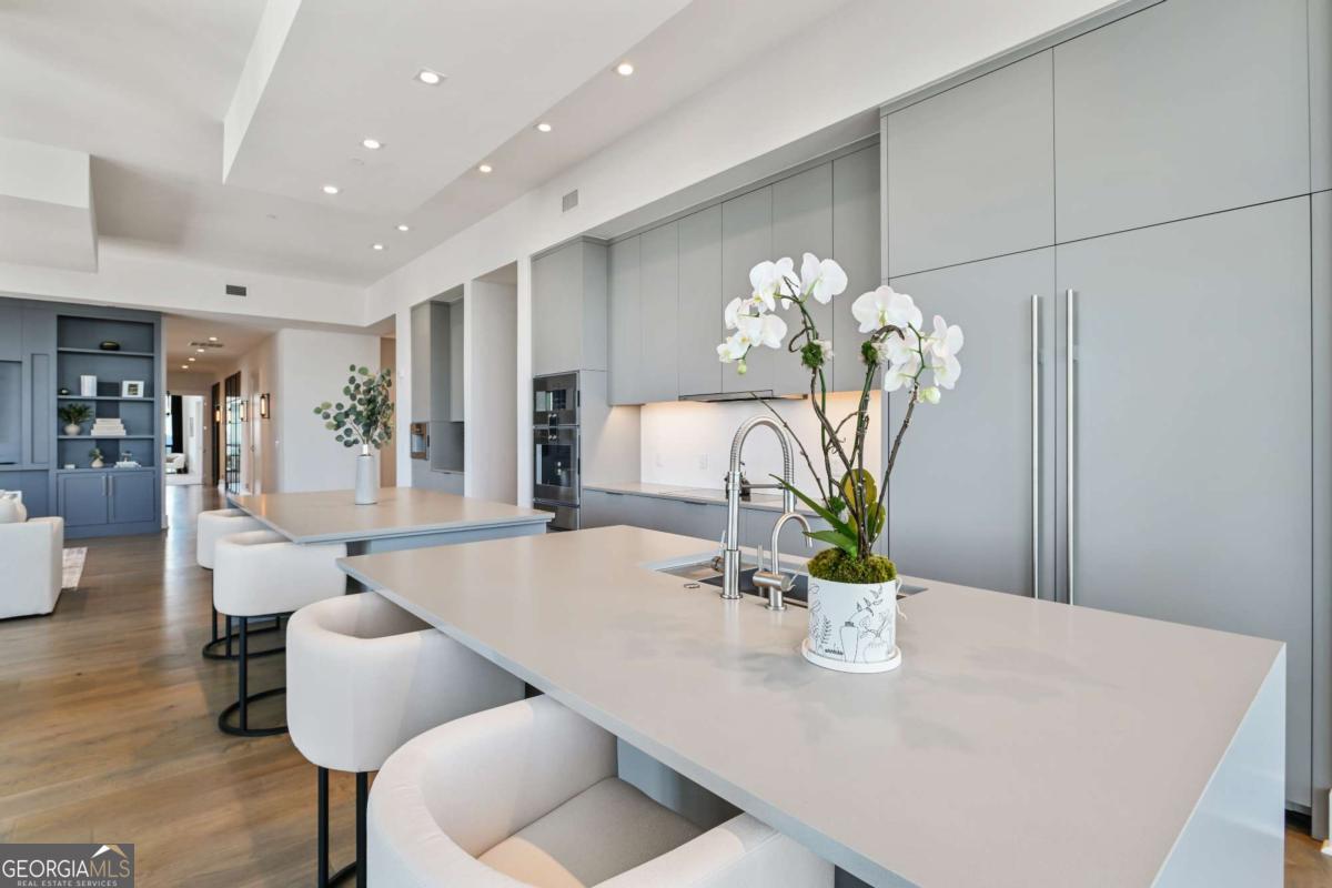 3107 Peachtree Road NE Unit: PH2003