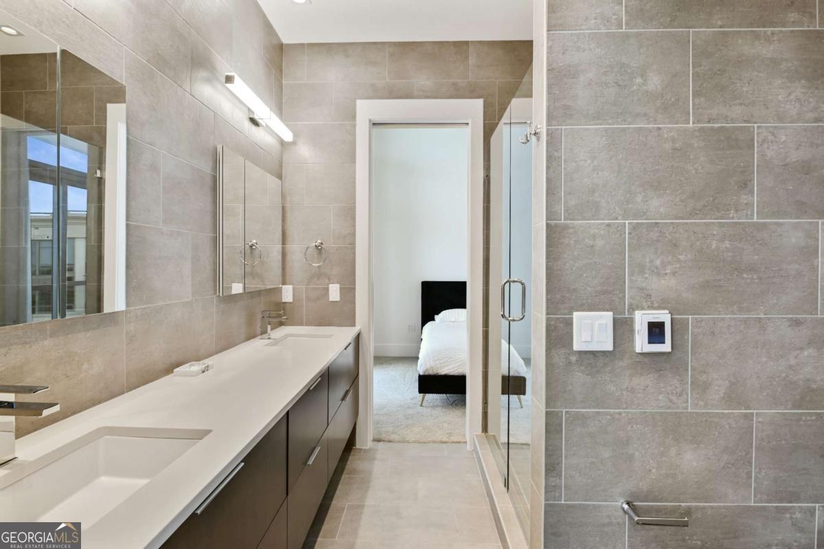 3107 Peachtree Road NE Unit: PH2003