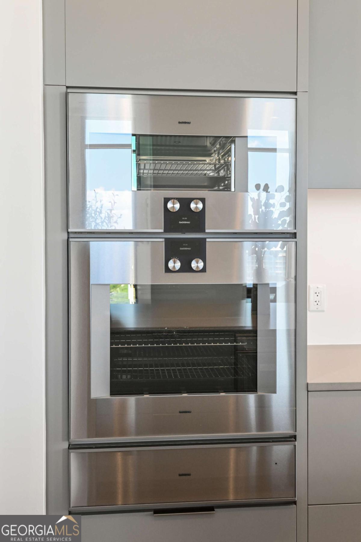 3107 Peachtree Road NE Unit: PH2003