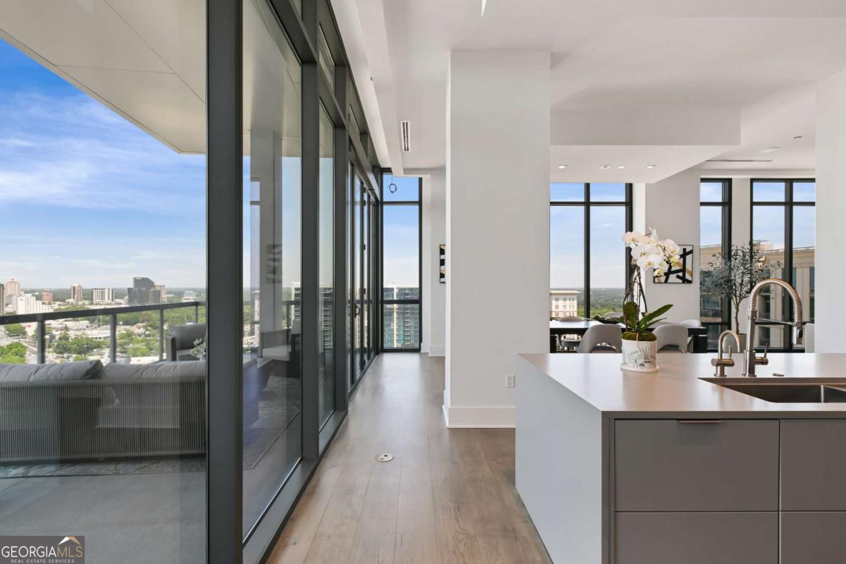 3107 Peachtree Road NE Unit: PH2003