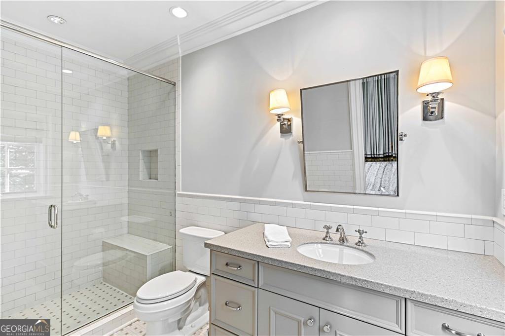 369 Pine Tree Drive NE