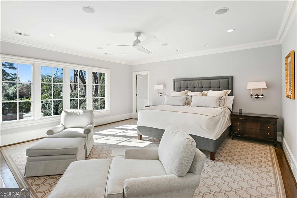 369 Pine Tree Drive NE