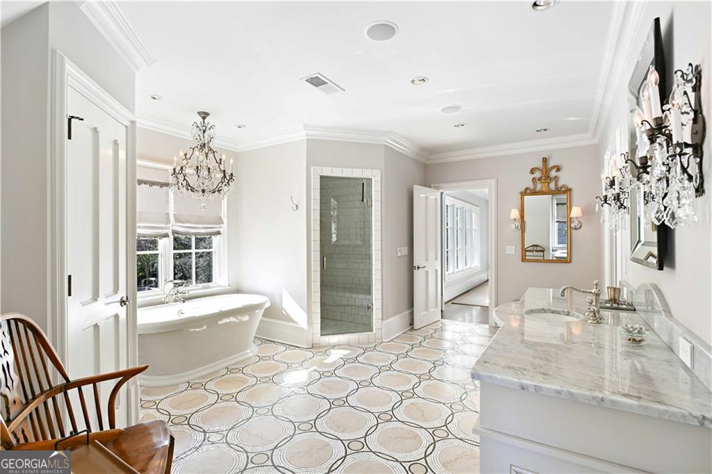 369 Pine Tree Drive NE