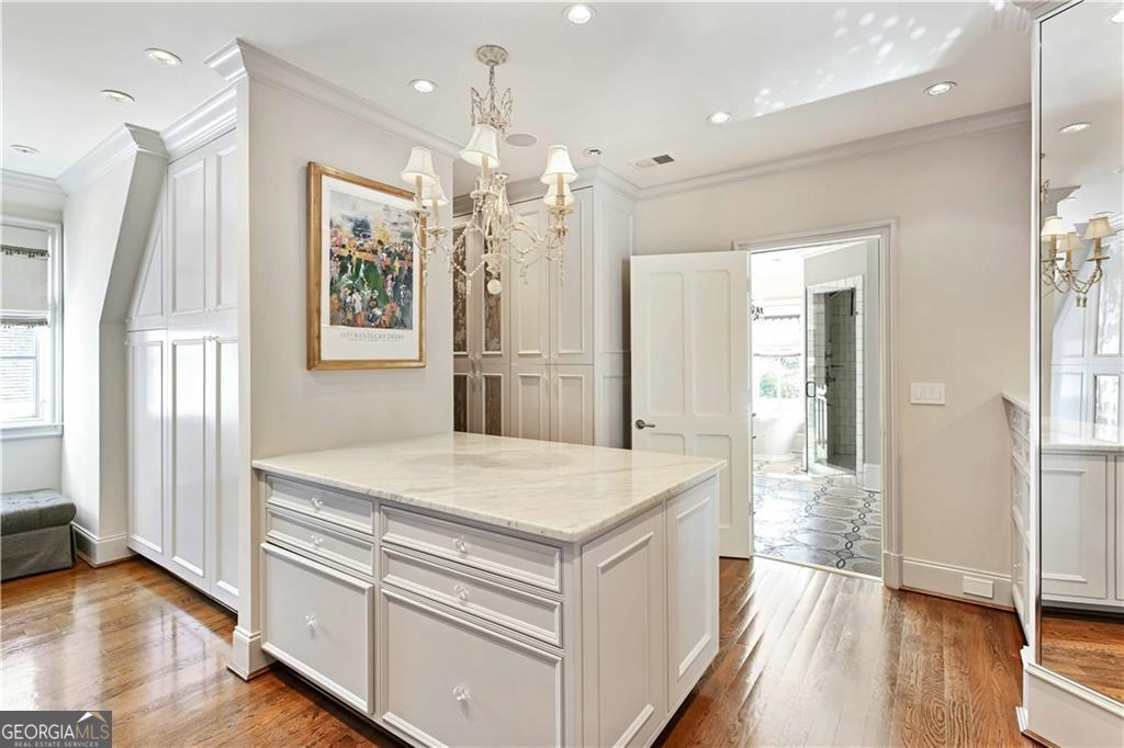 369 Pine Tree Drive NE