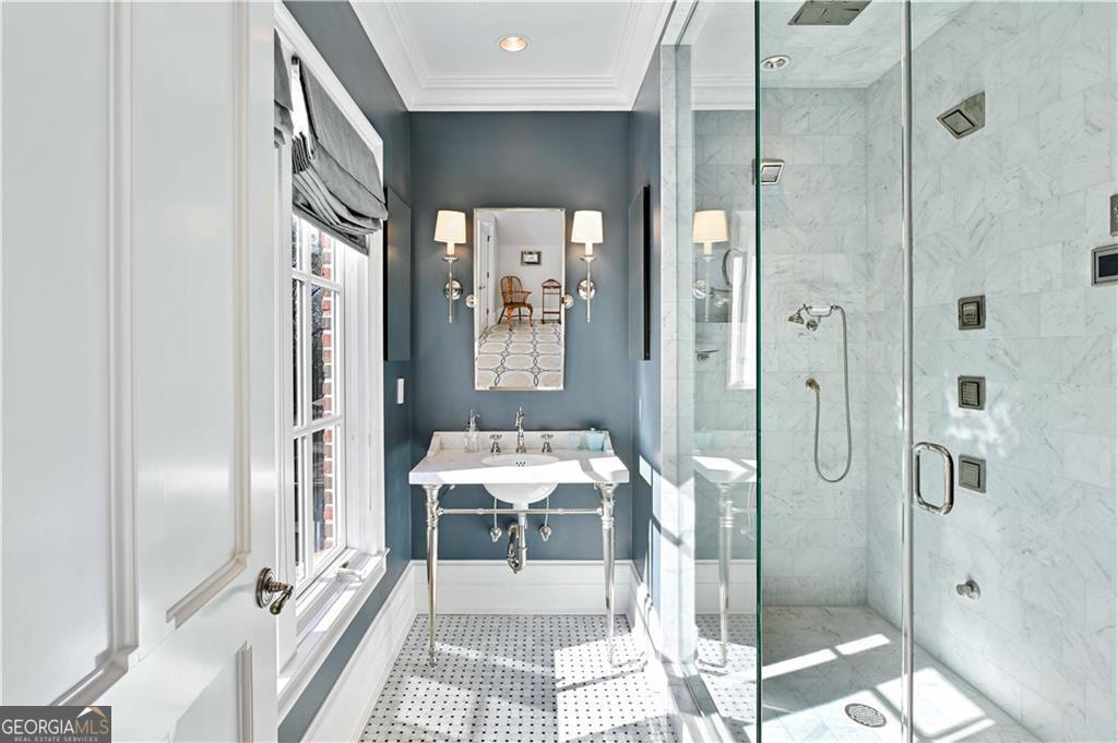 369 Pine Tree Drive NE